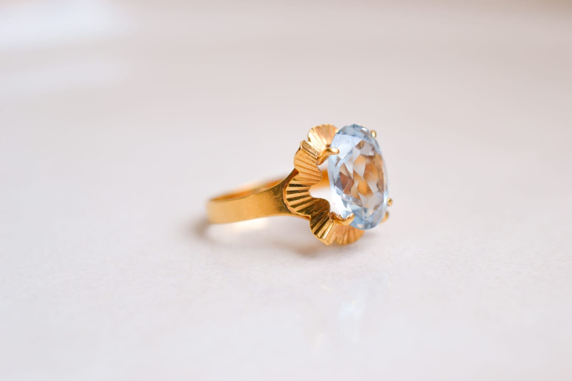 Bague pierre bleue ciel ovale