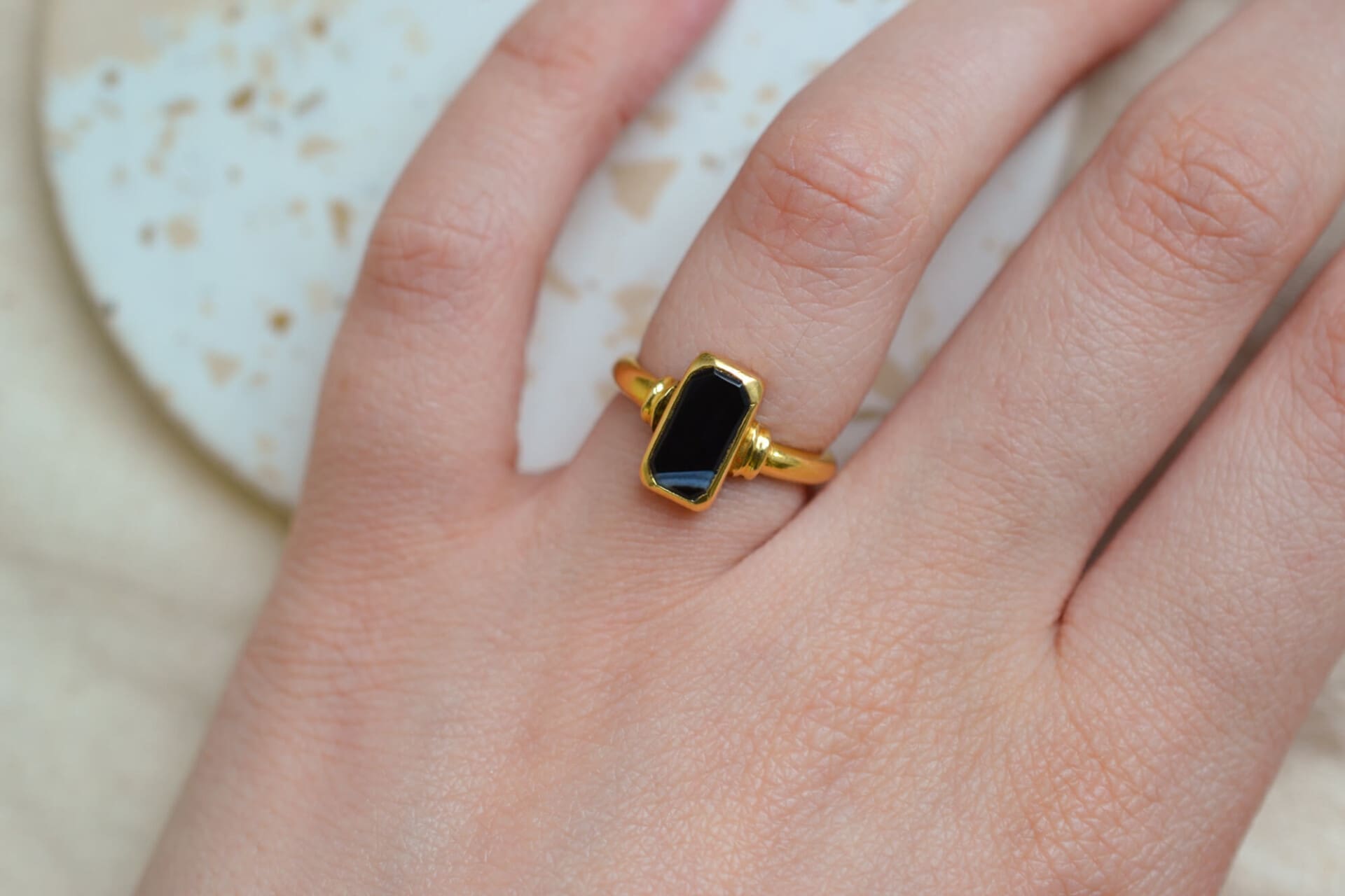 Bague rectangulaire Onyx rubané