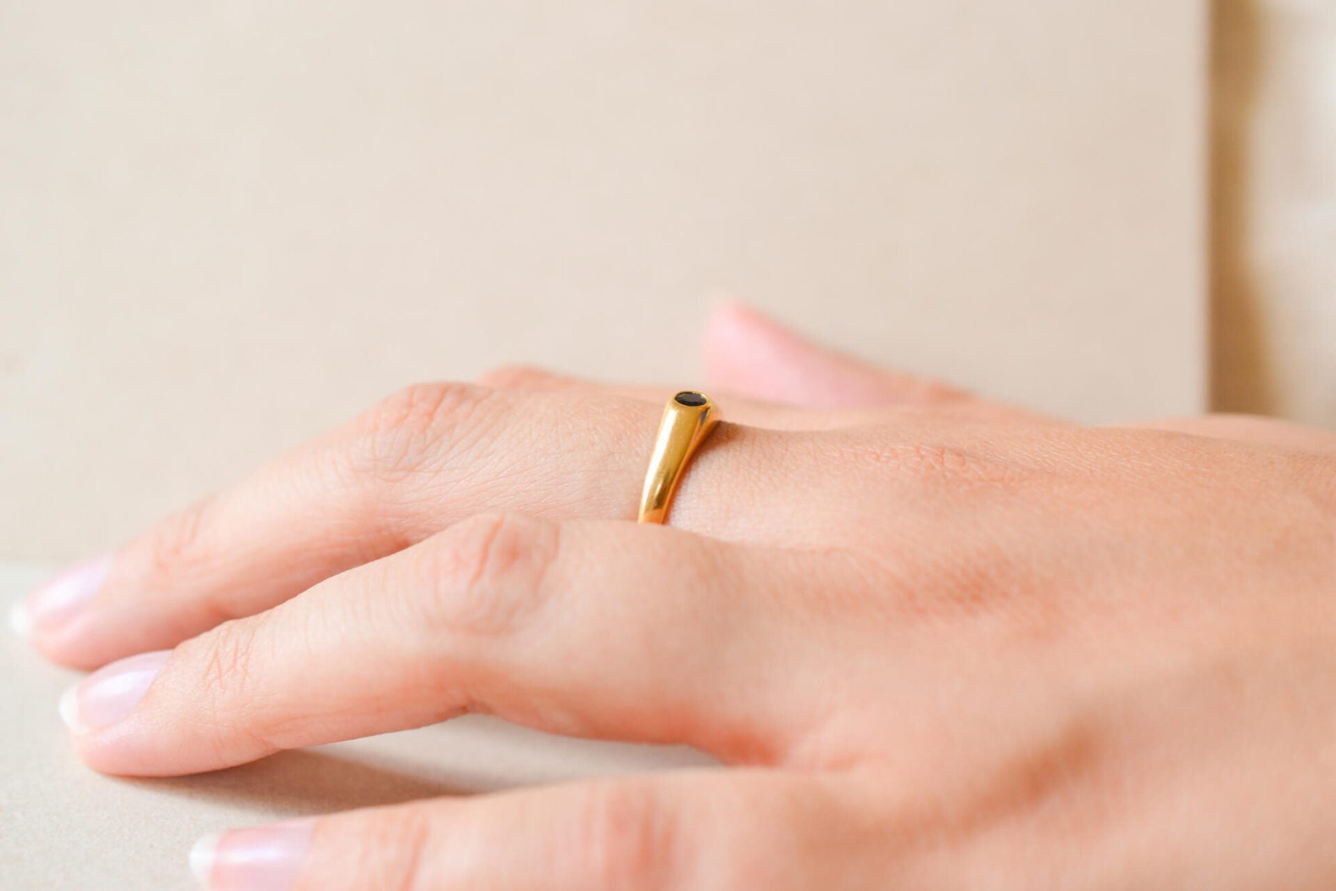 Bague Jonc Or jaune Saphir
