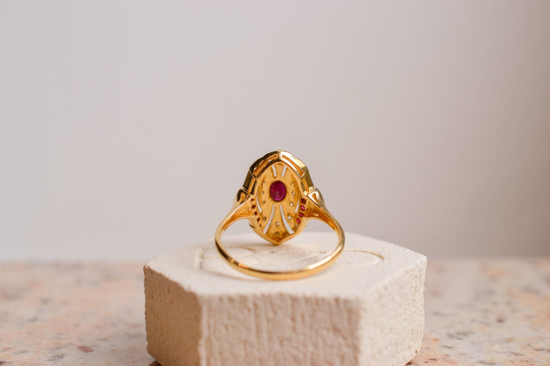 Bague Ovale Rubis et Diamants