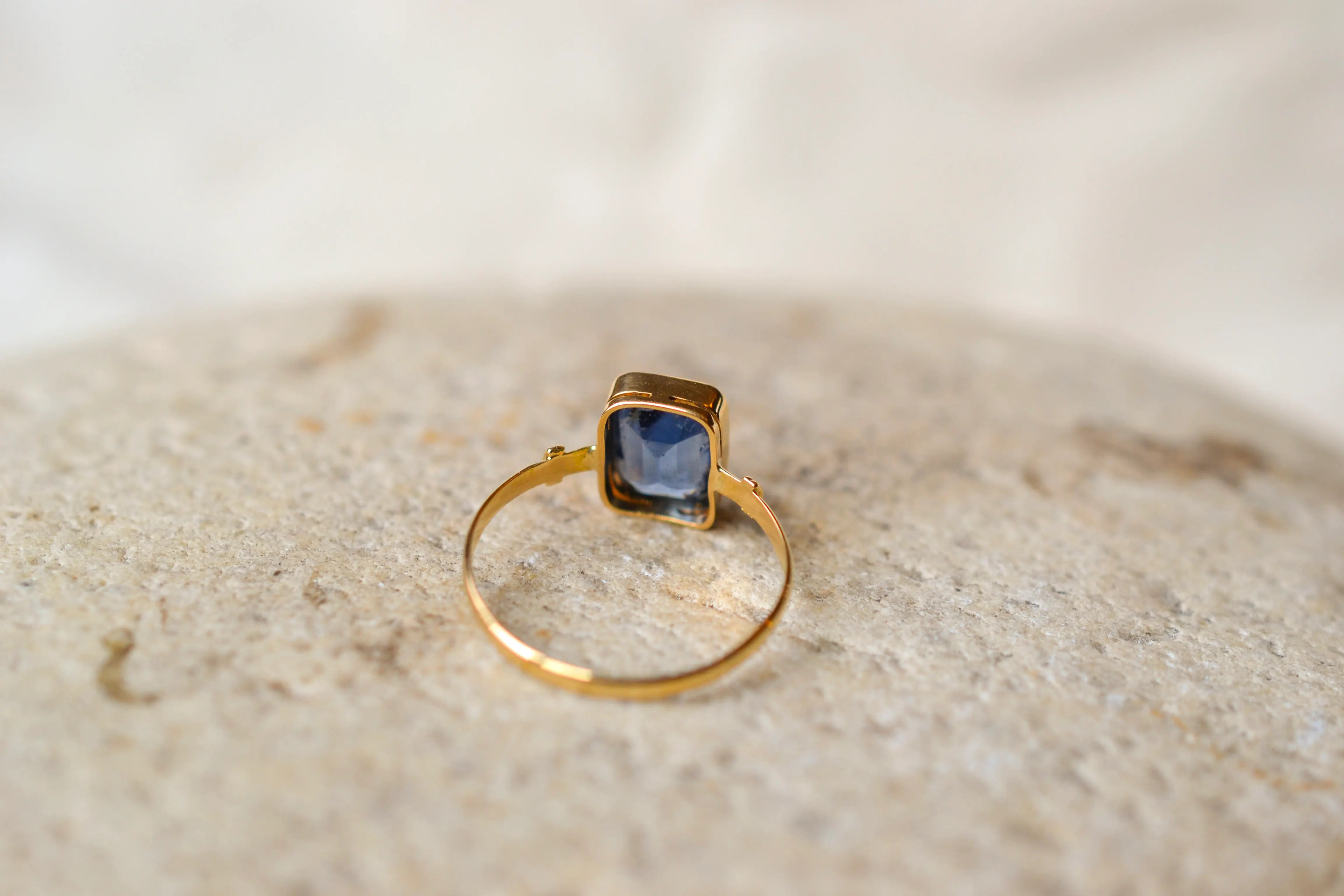 Bague pierre bleue rectangulaire