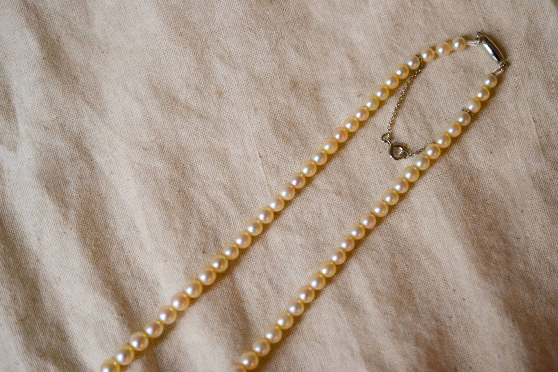 Collier de Perles chaînette de sécurité
