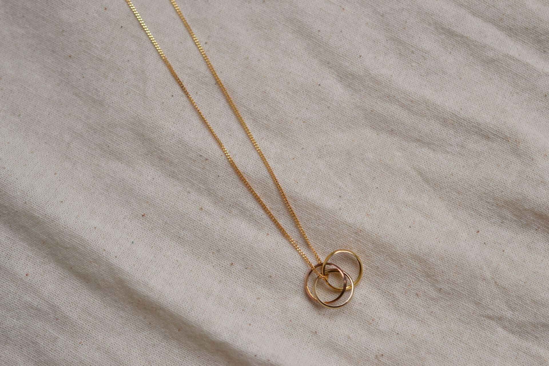 Collier style Trinity