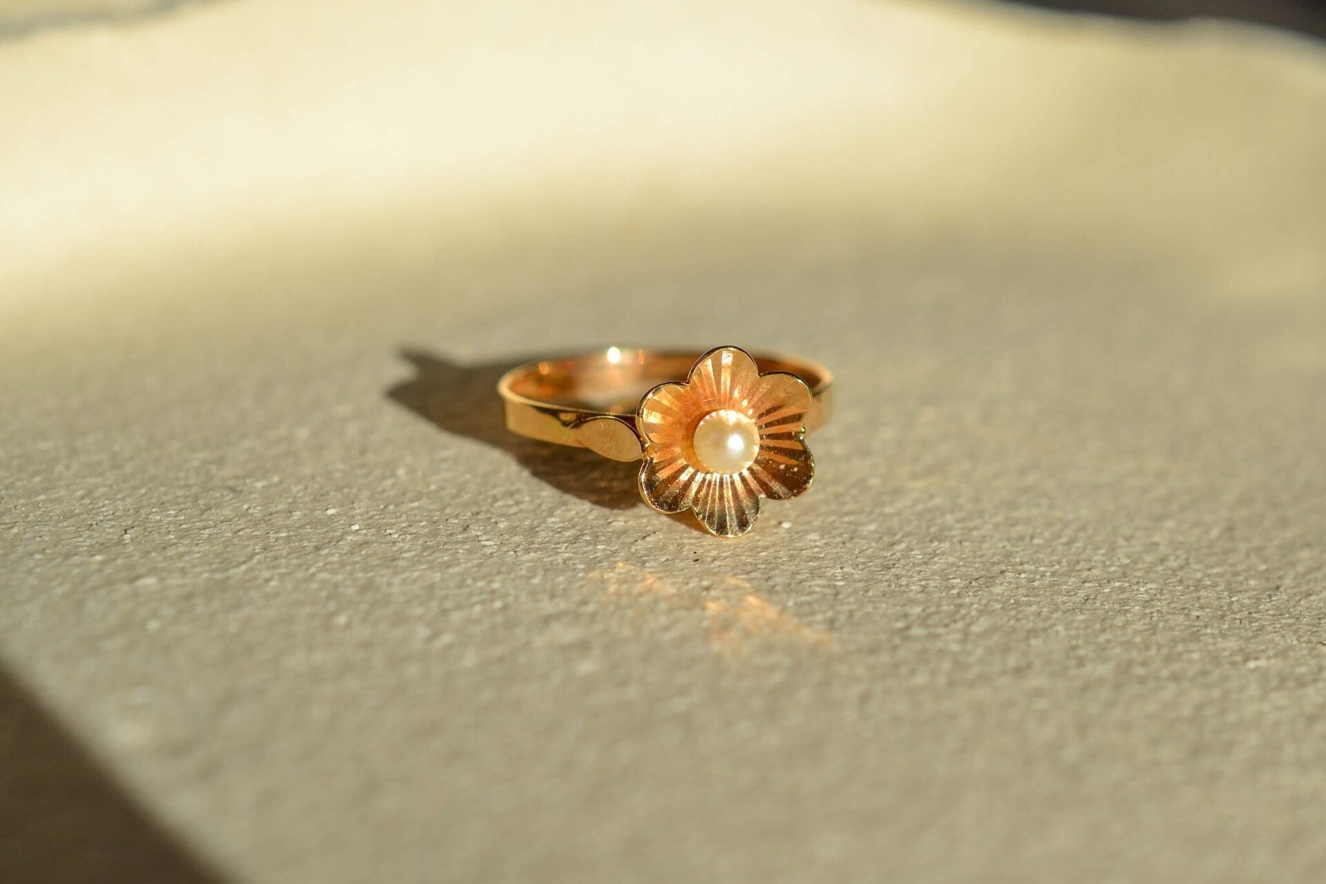 Bague Solitaire Perle fleur striée