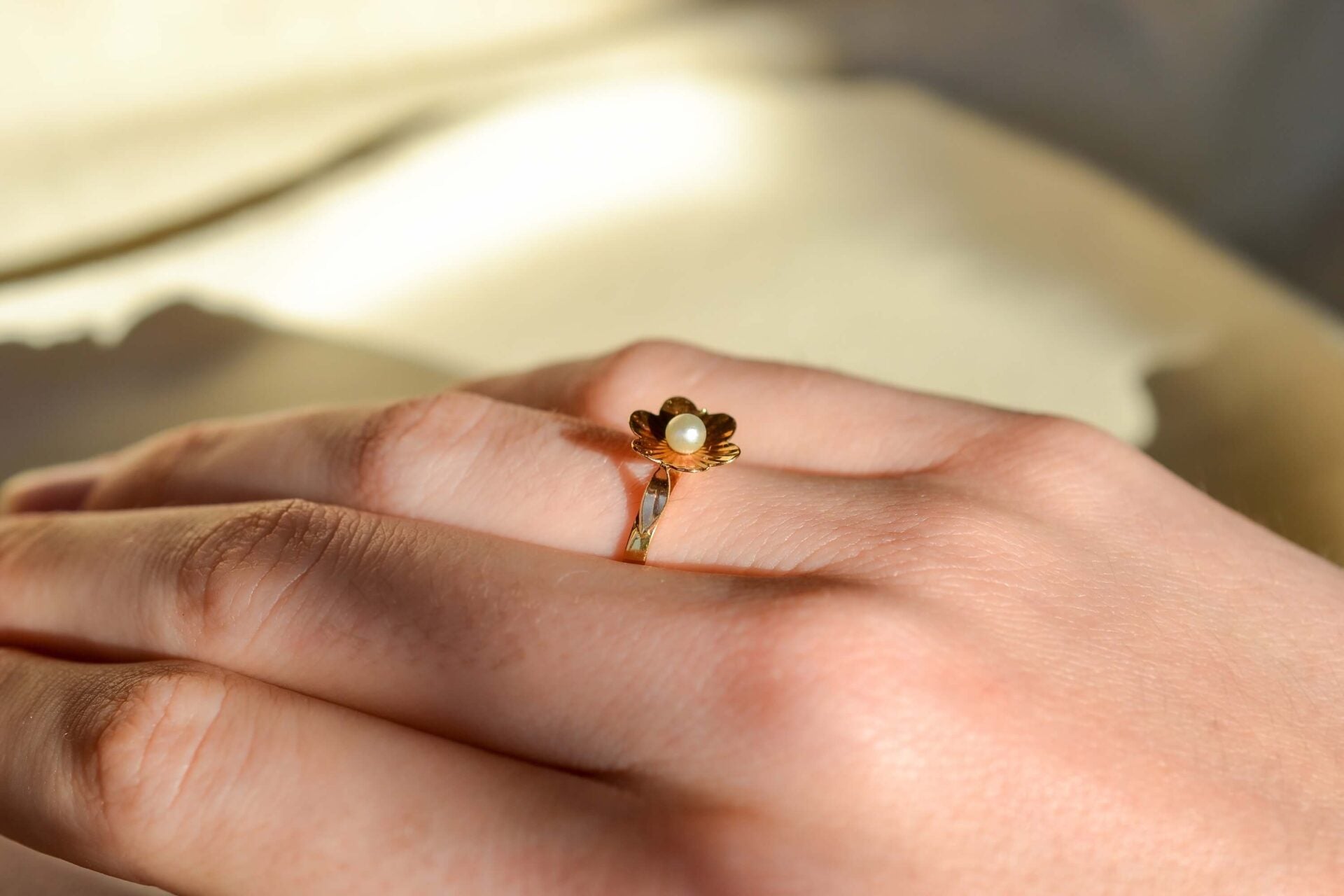 Bague Solitaire Perle fleur striée