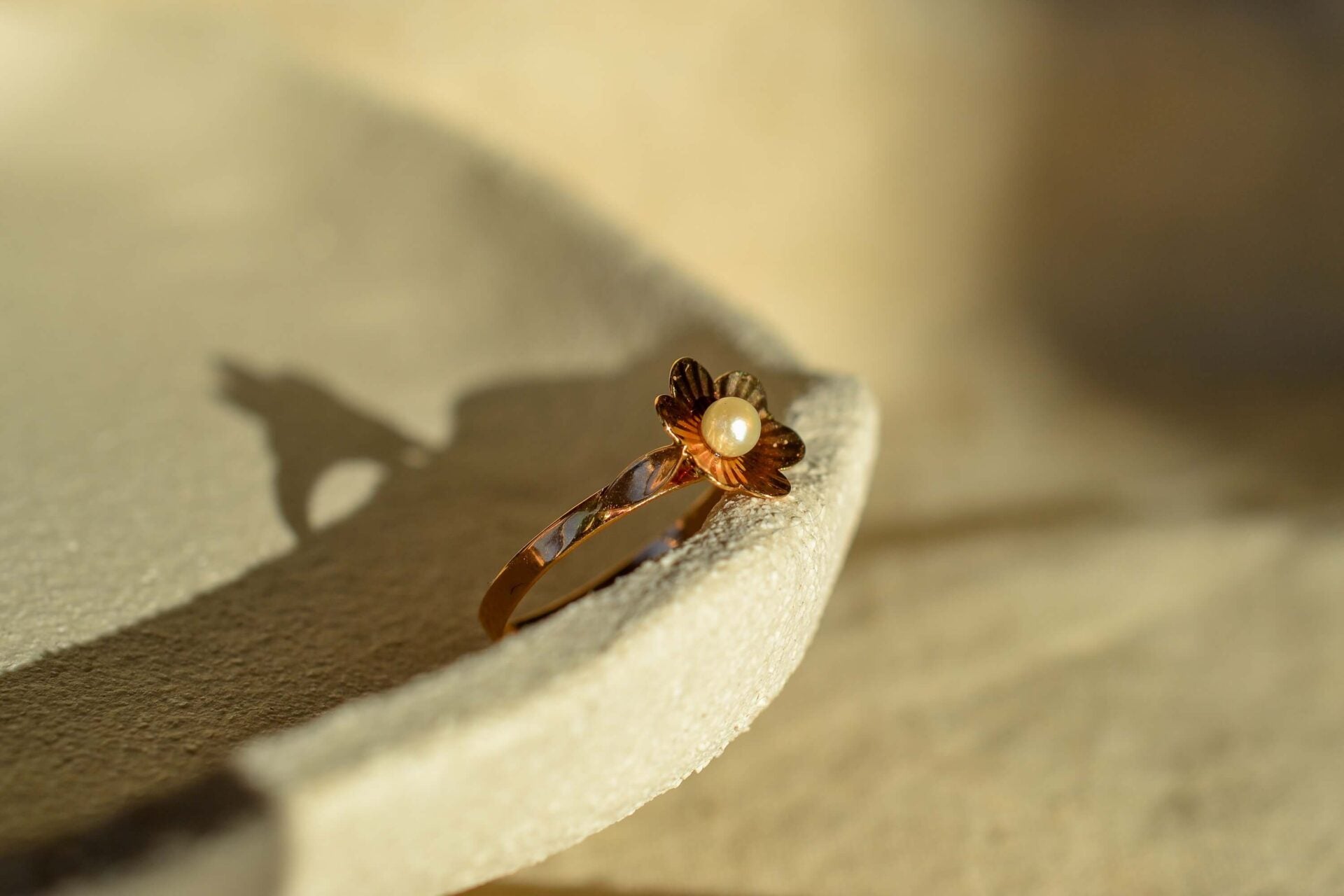 Bague Solitaire Perle fleur striée