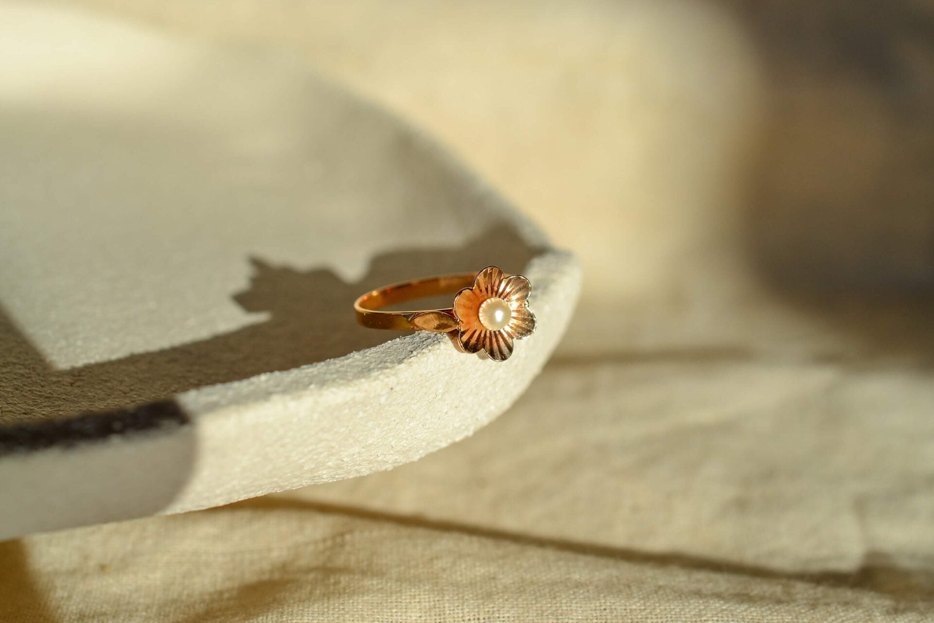 Bague Solitaire Perle fleur striée