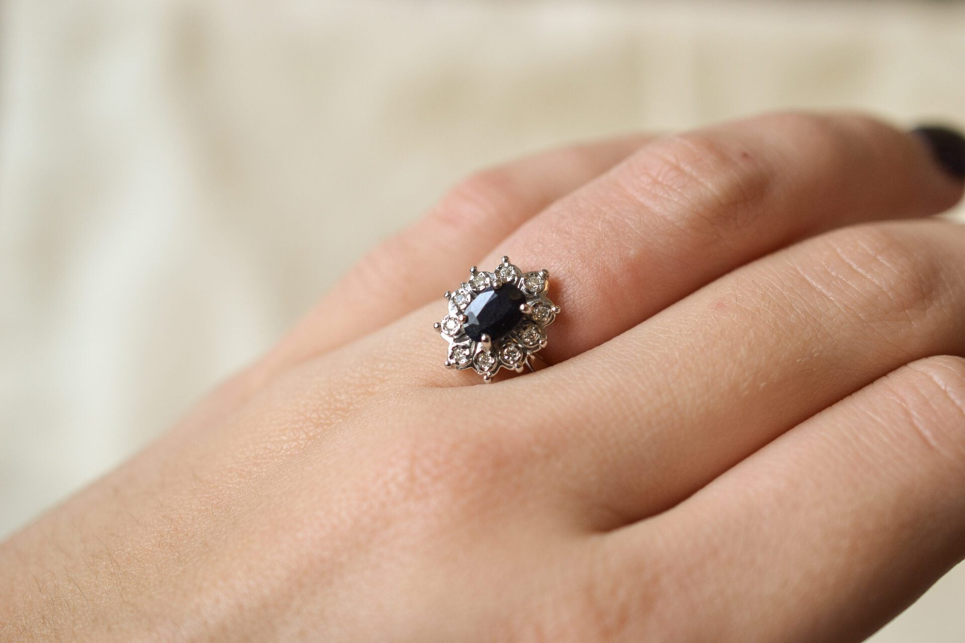 Bague Marguerite Or blanc Saphir