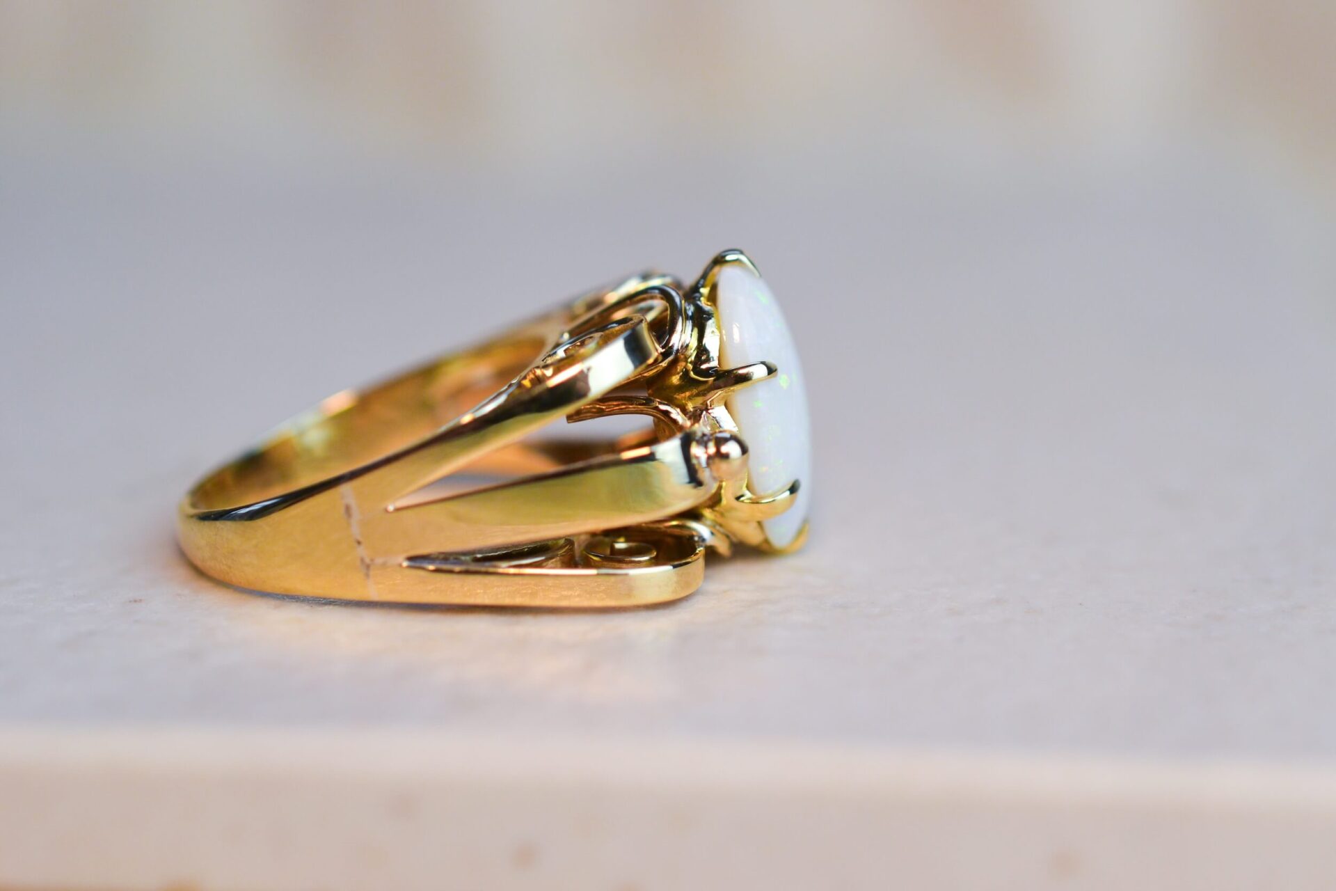 Bague Opale cabochon Or jaune