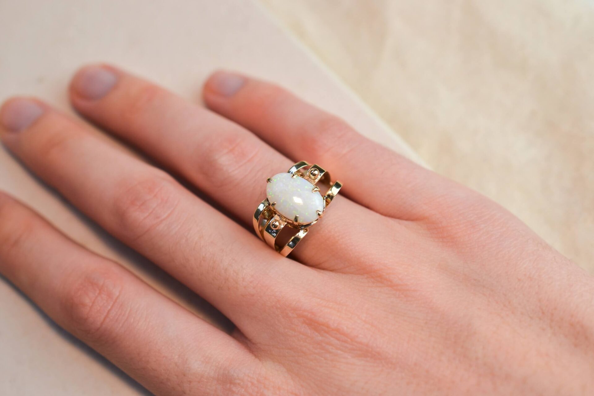 Bague Opale cabochon Or jaune