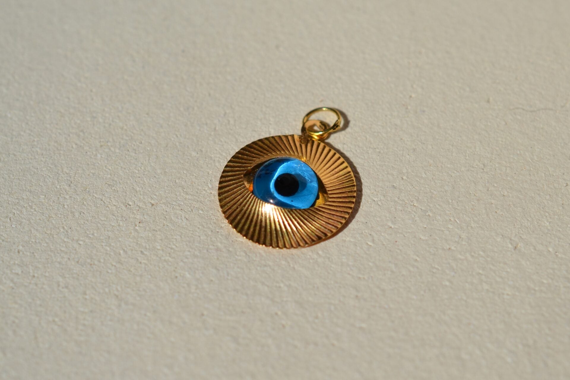 Pendentif oeil protecteur