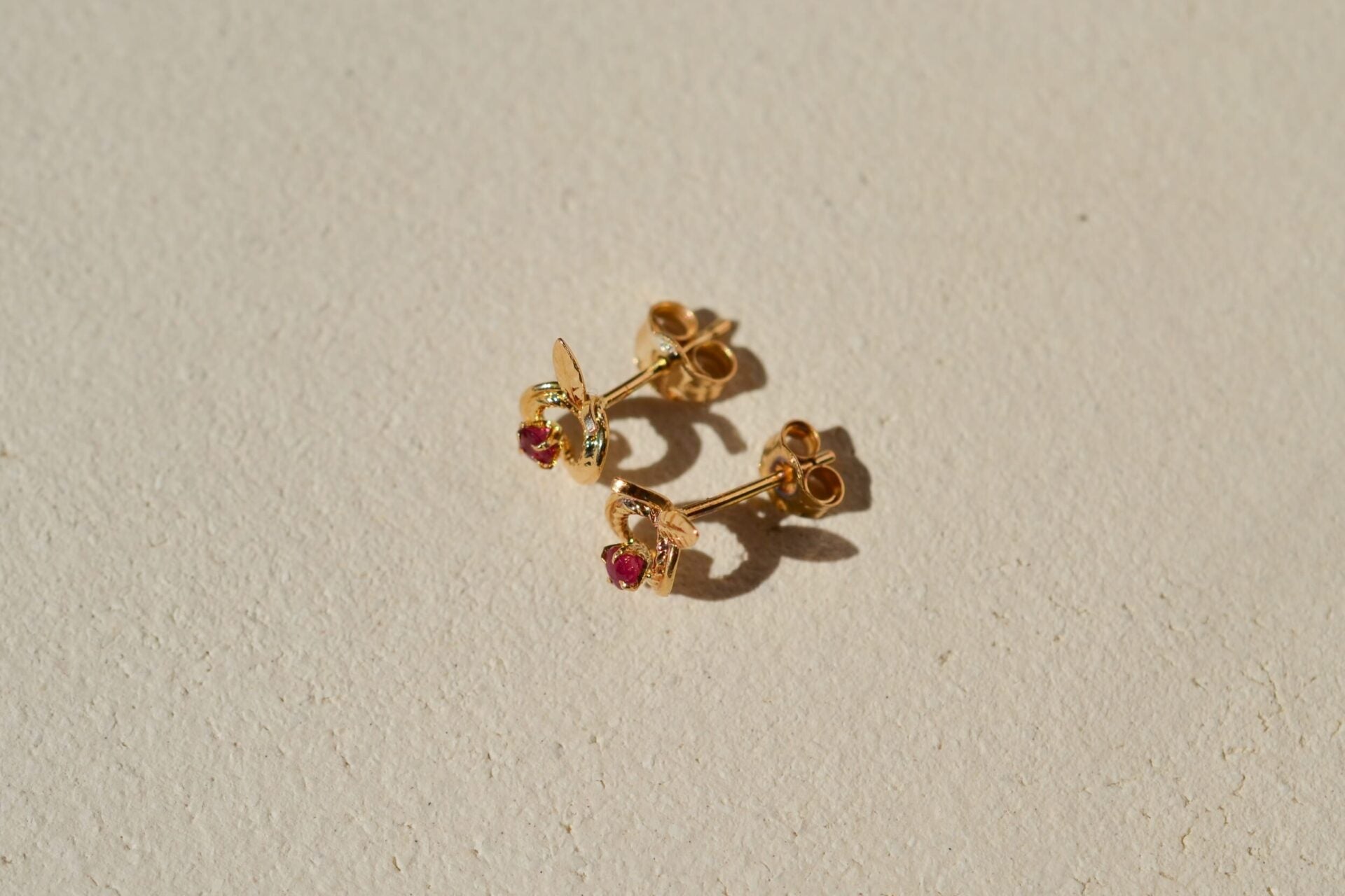 Puces d'Oreilles Pommes Rubis