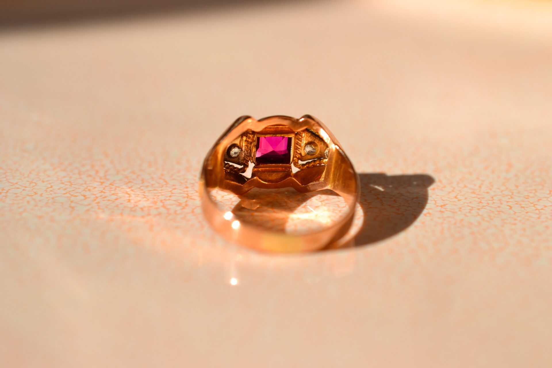 Bague Art Déco style tank Rubis de synthèse