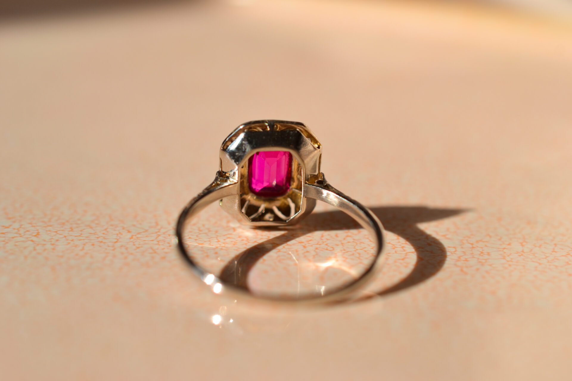Bague octogonale Rubis de synthèse et Diamants