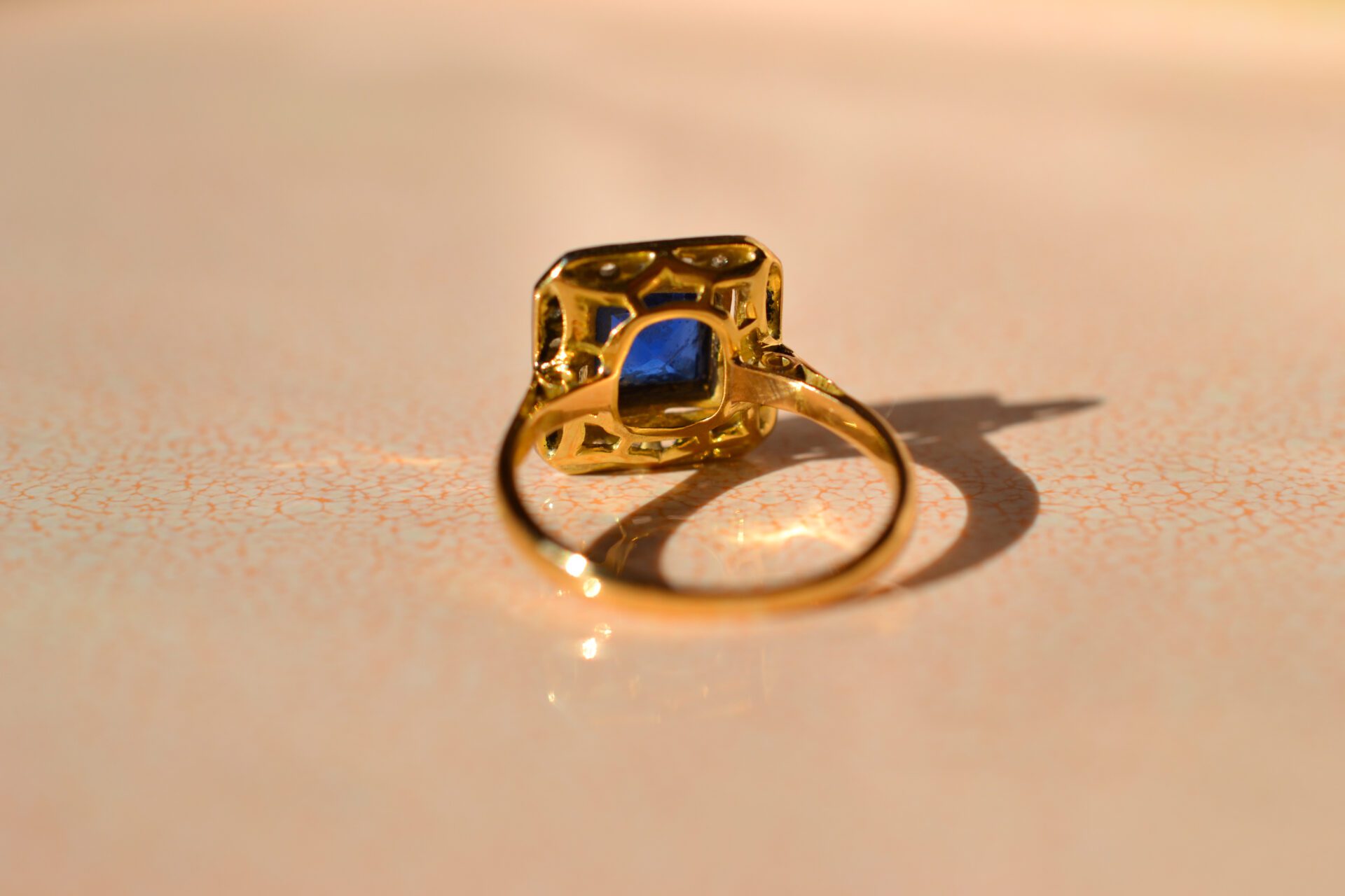 Bague carrée doublet-grenat verre et Diamants