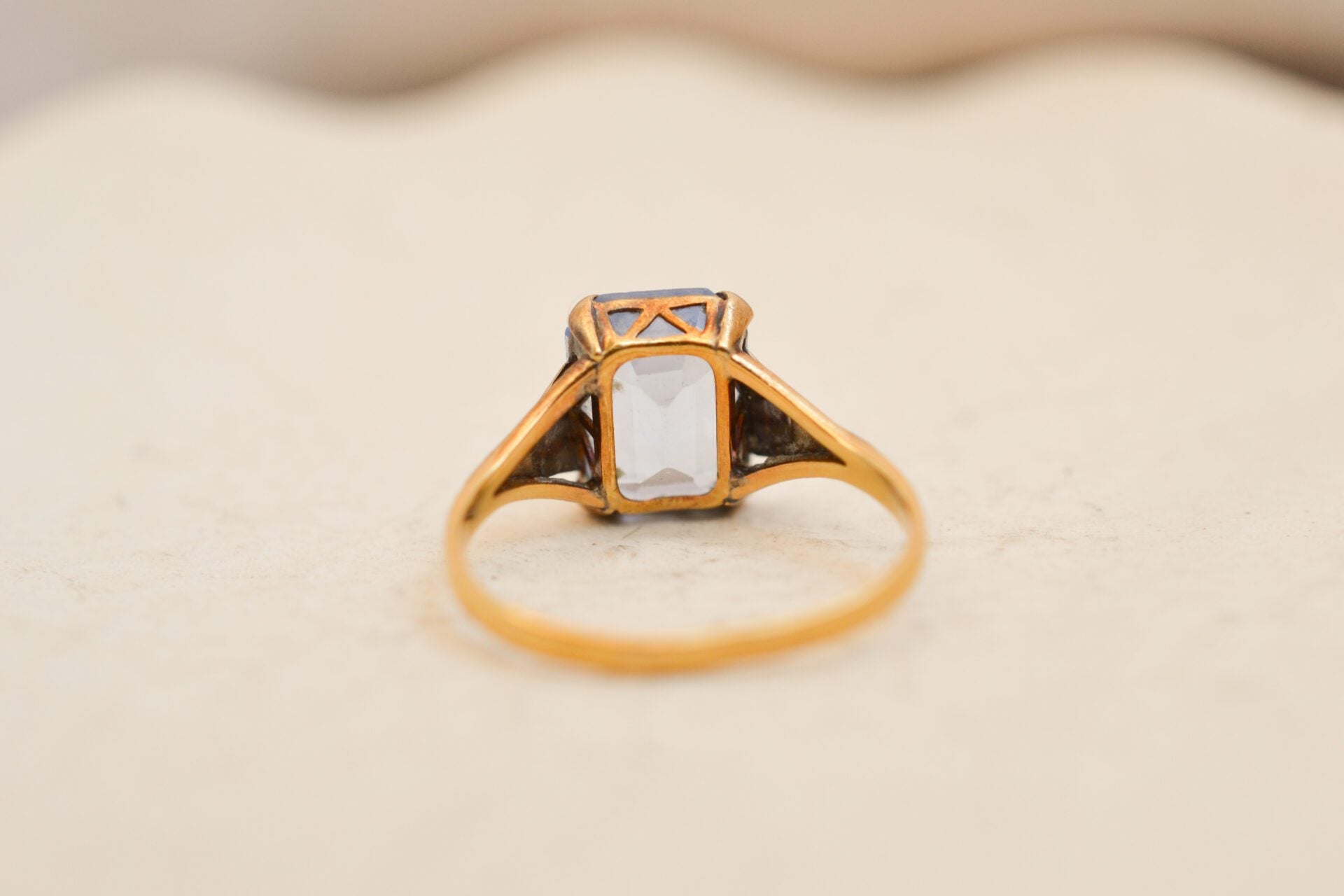 Bague Spinelle synthétique Verneuil taille émeraude