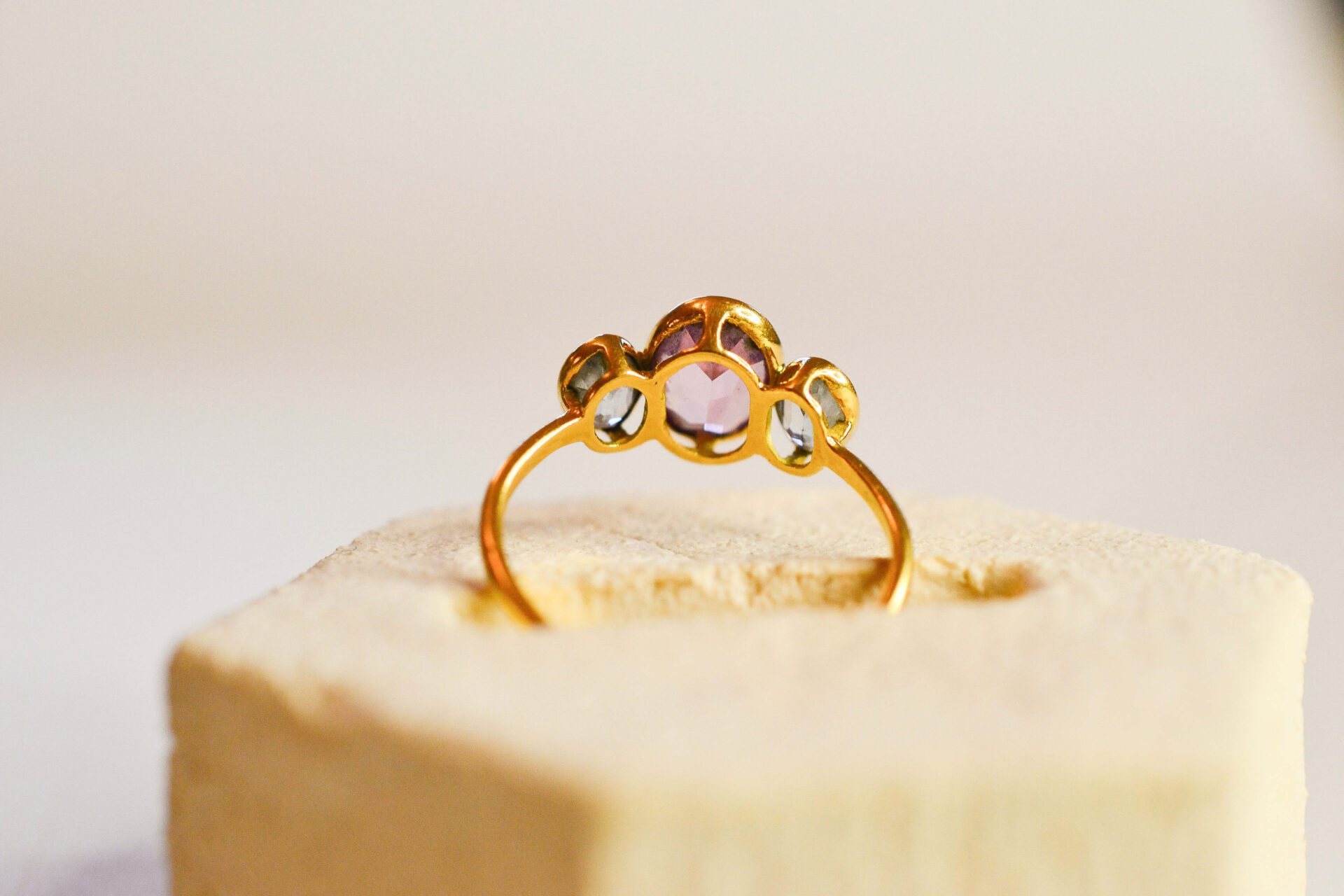 Bague Saphir rose et Spinelles (Verneuil)