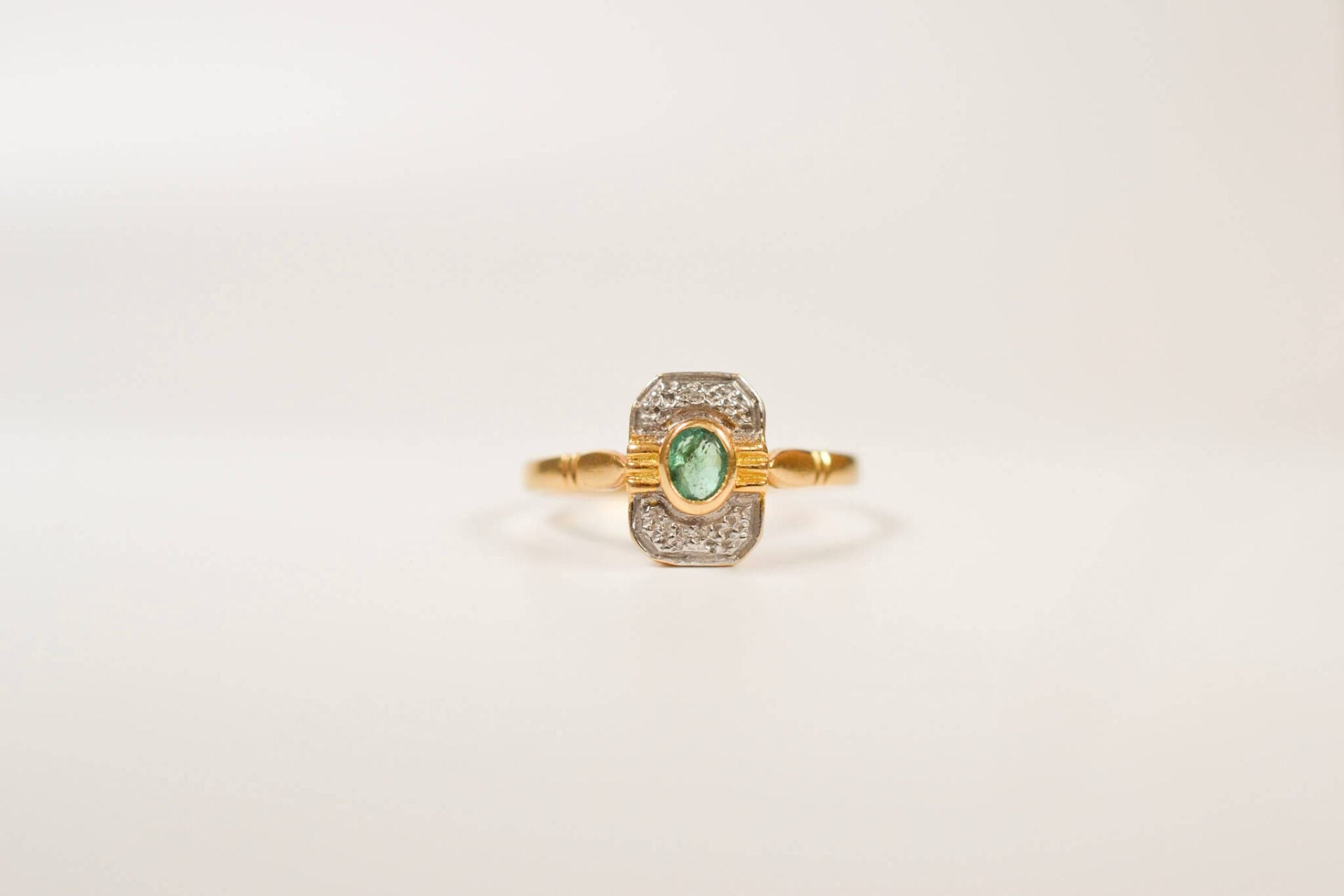 Bague Émeraude taille ovale