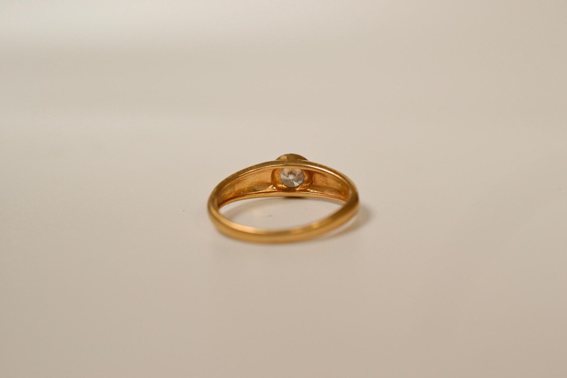 Bague jonc oxyde et émail rouge guilloché