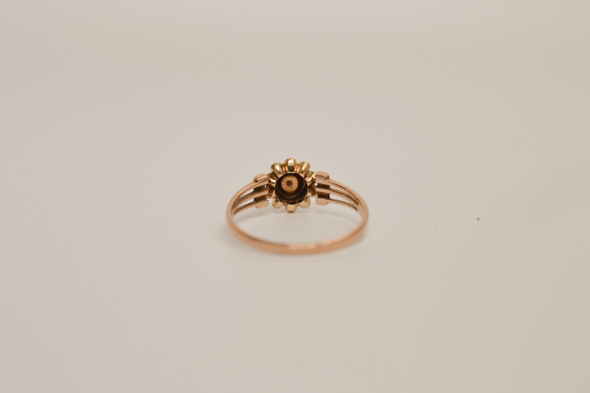 Bague Fleur ornée d'une Perle
