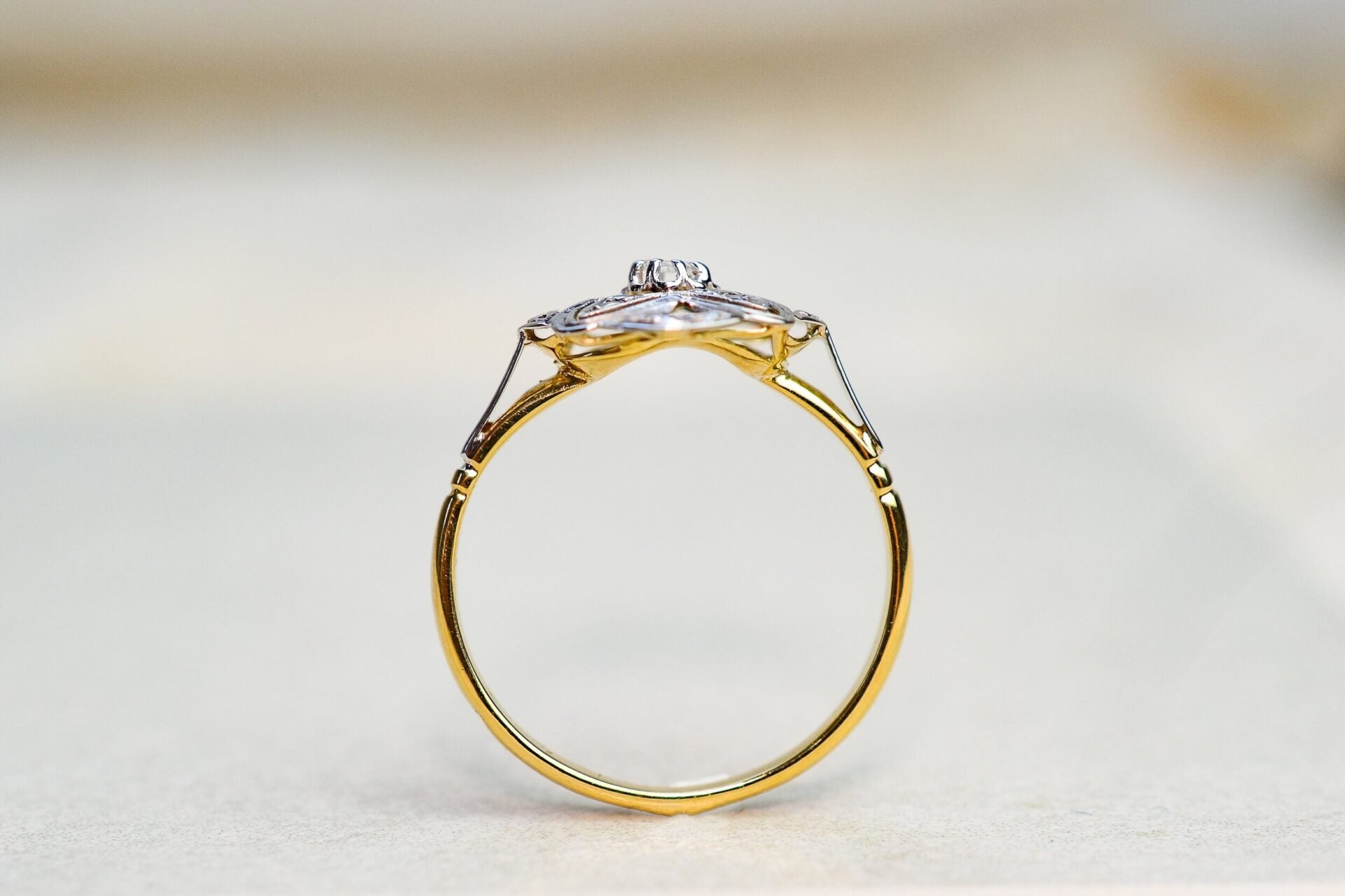 Bague étoilée style Art Déco Diamant