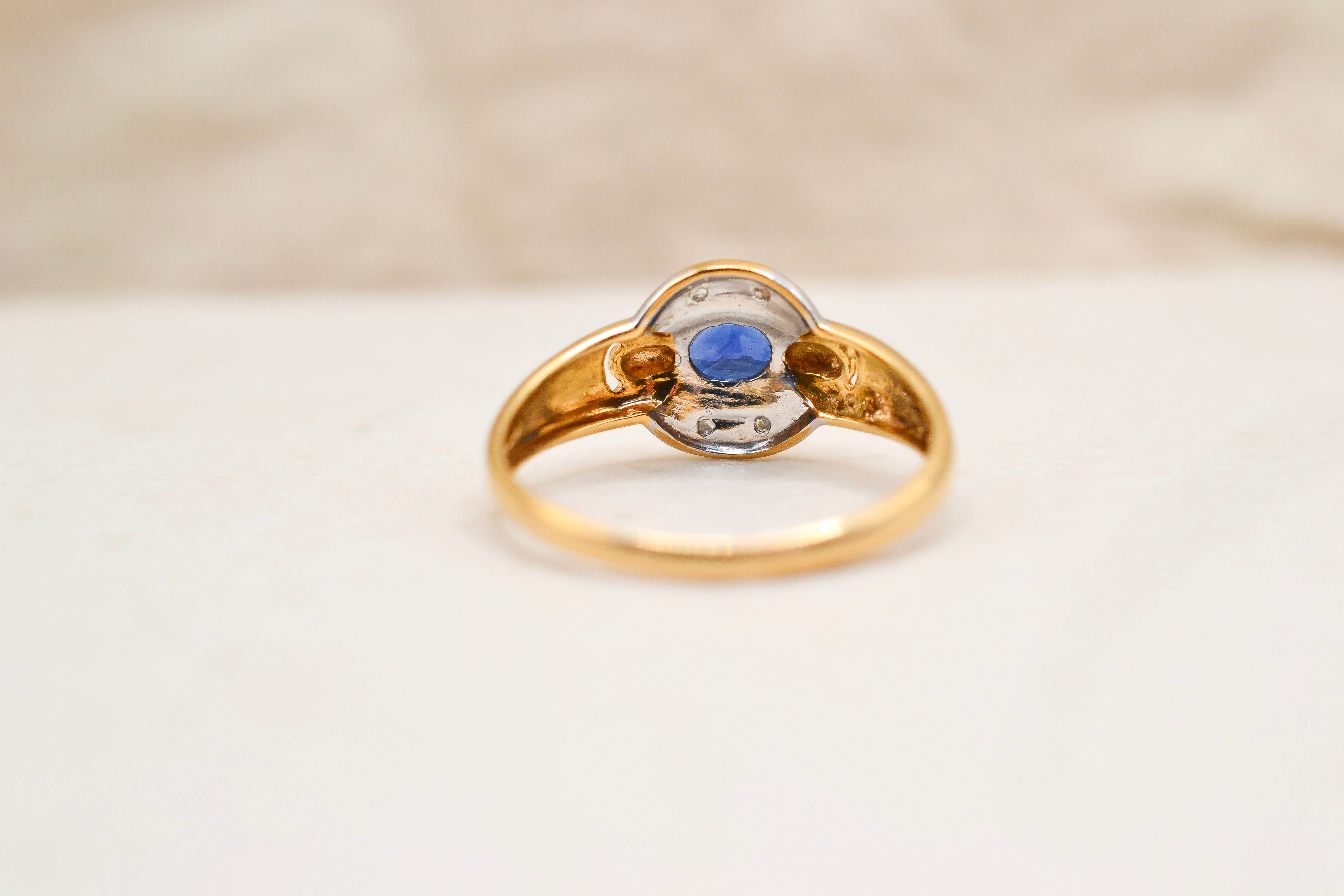 Bague Saphir Serti Clos & Diamants