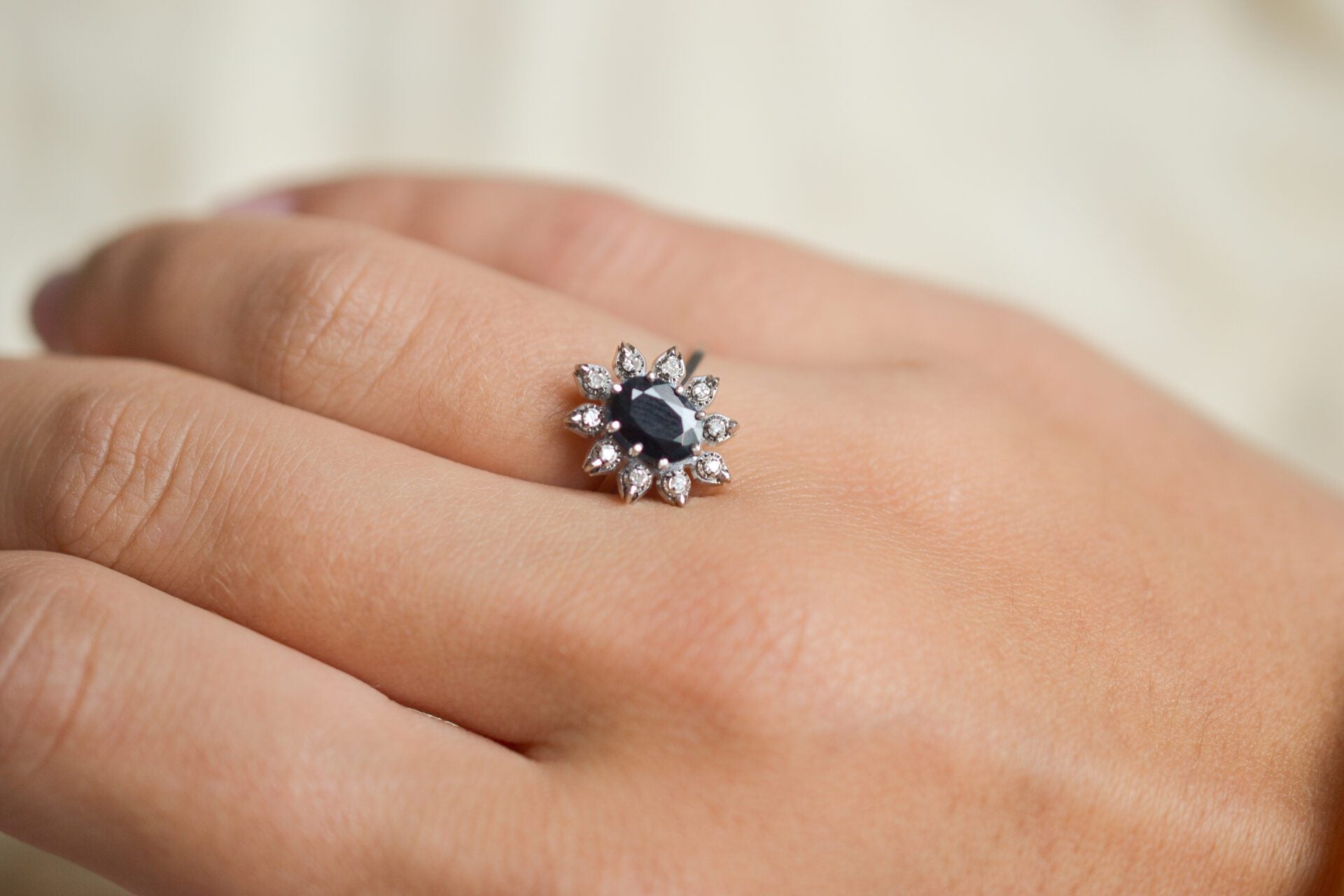 Bague Marguerite Or Blanc Saphir