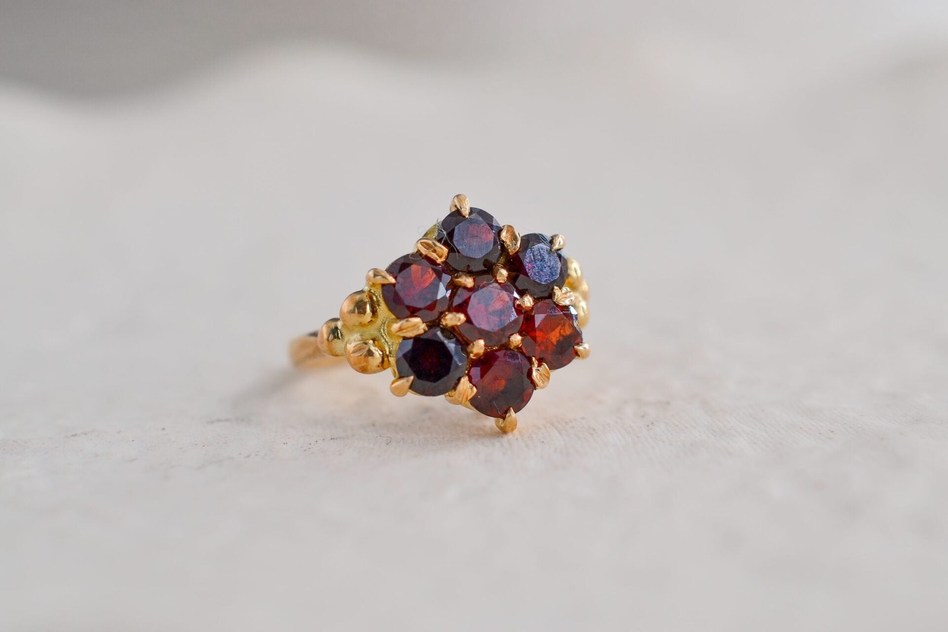 Bague Marguerite Grenats