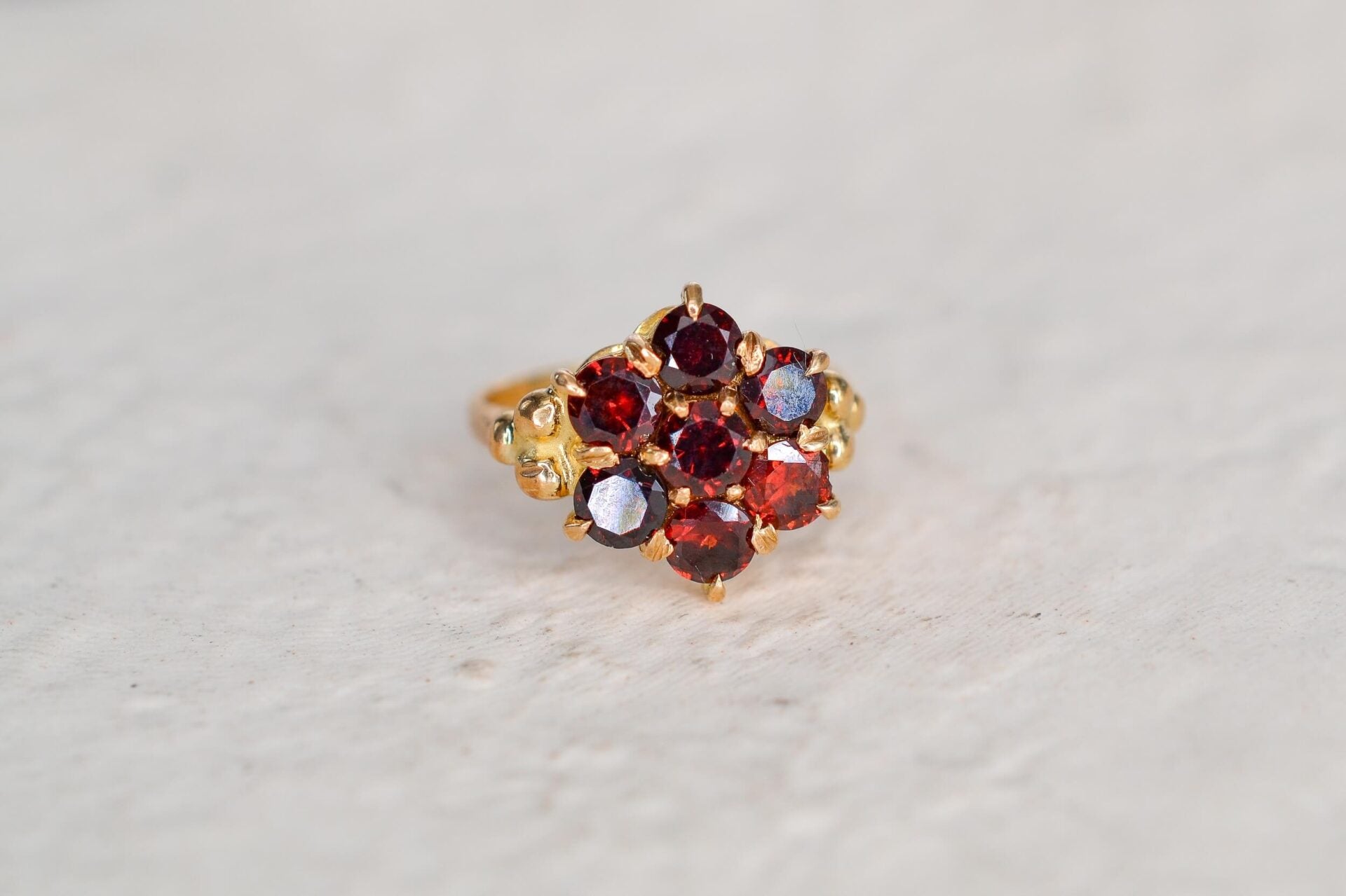 Bague Marguerite Grenats