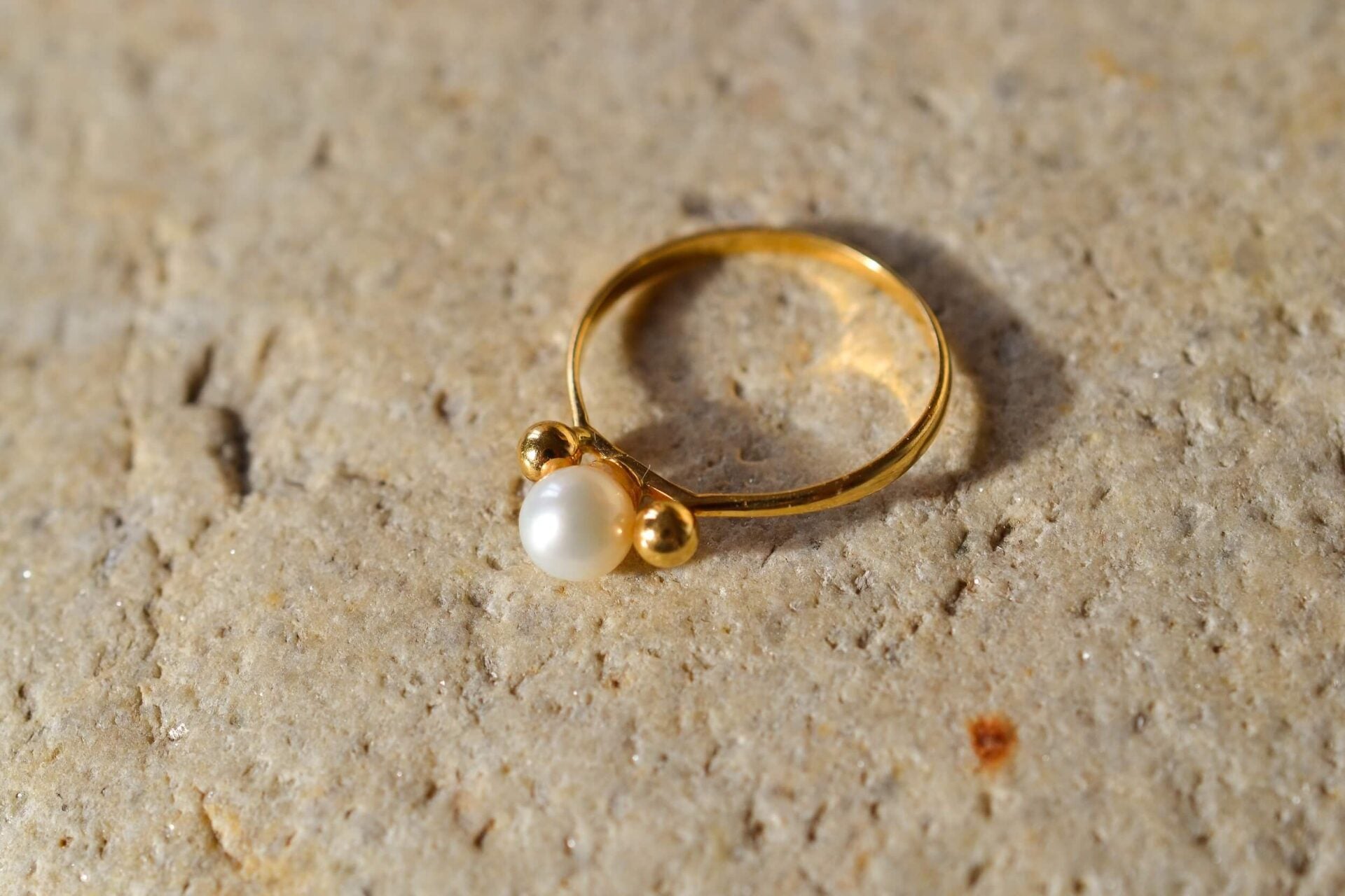 Bague Solitaire Perle boutons d'Or