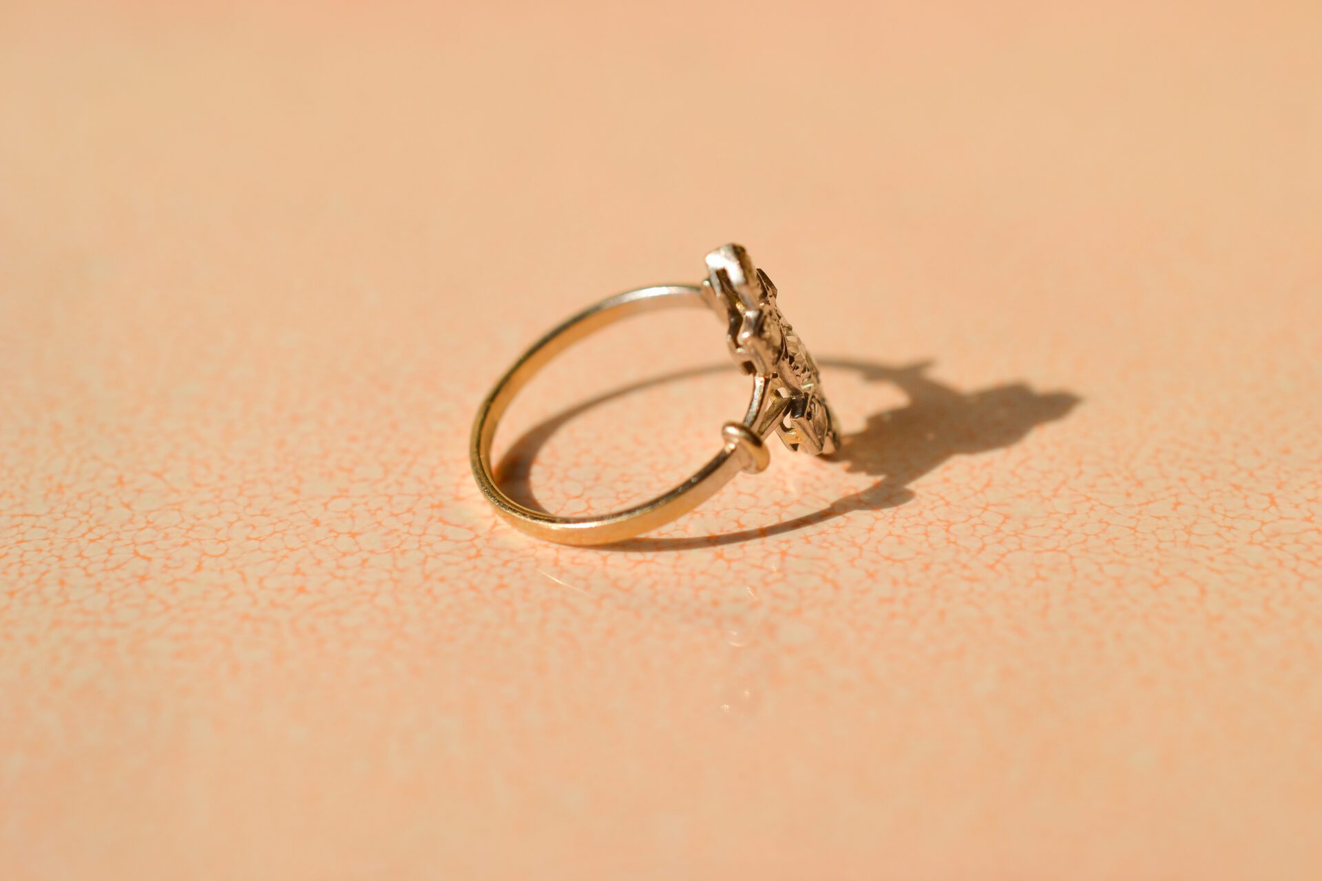 Bague Or Blanc et Diamants Art Déco