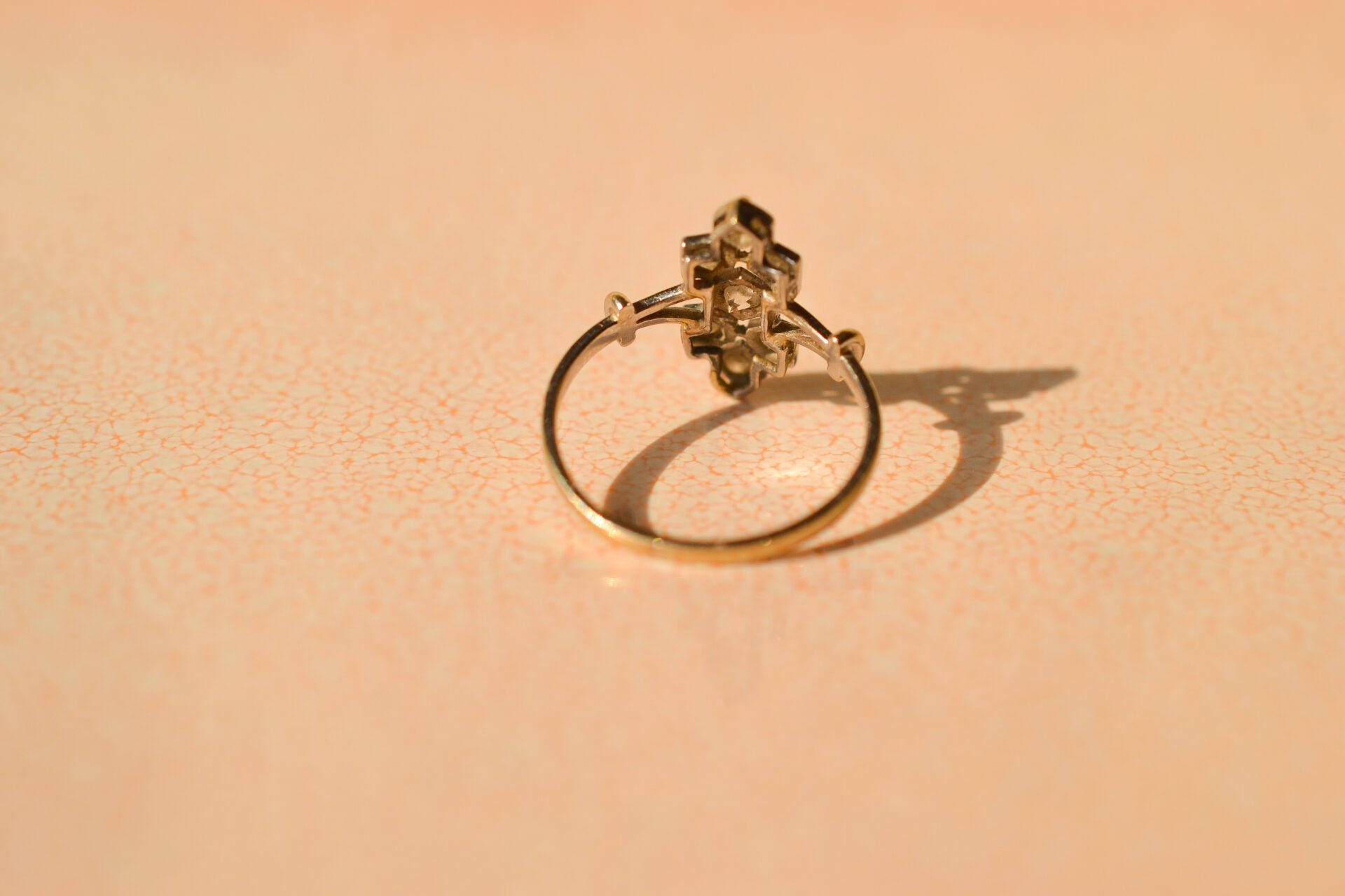 Bague Or Blanc et Diamants Art Déco