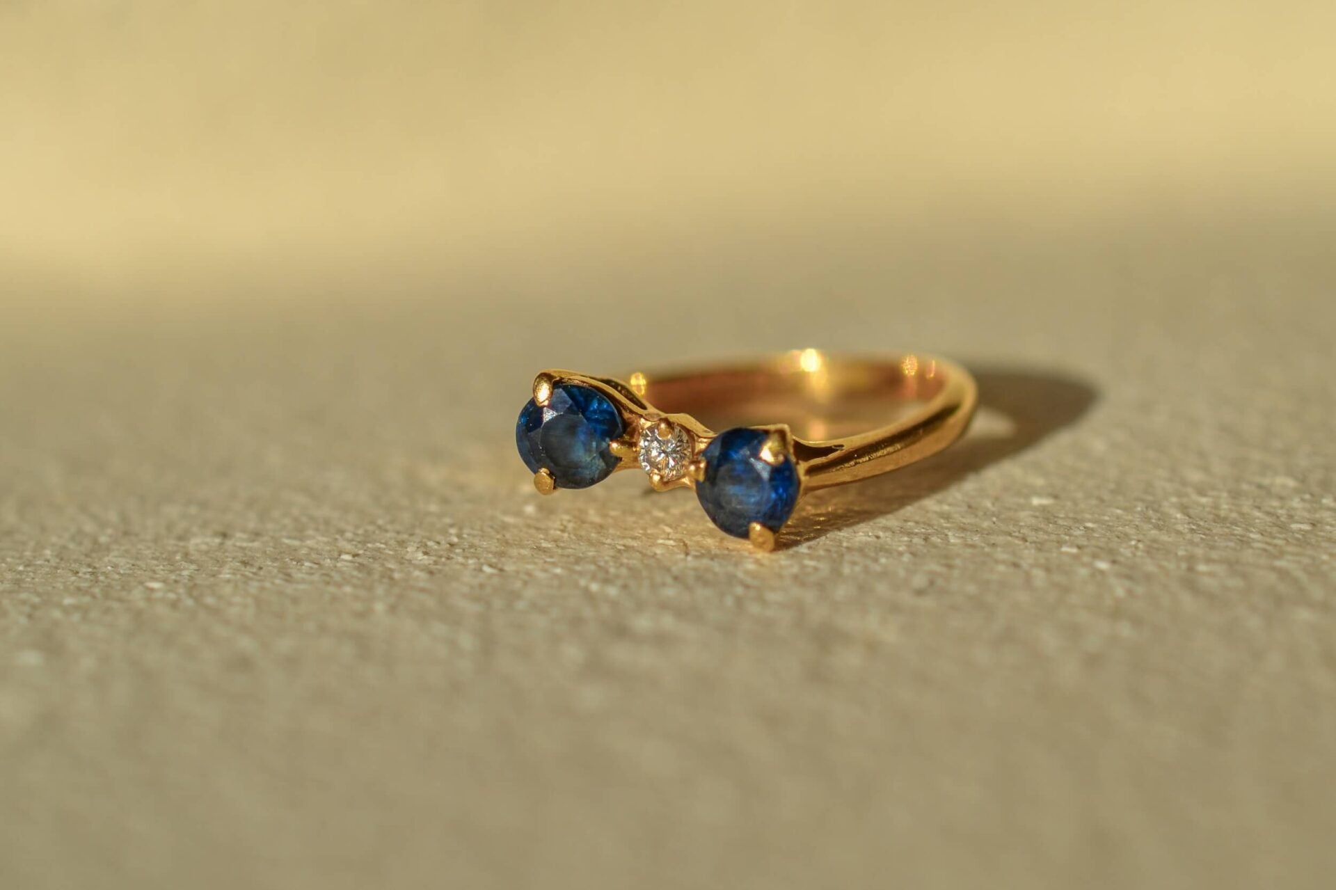 Bague noeud Saphirs Diamant