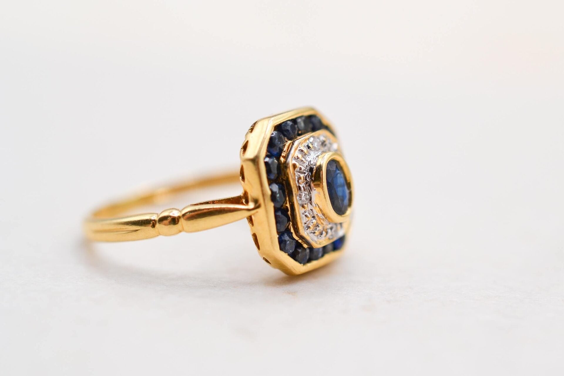 Bague Octogonale Saphirs et Diamants