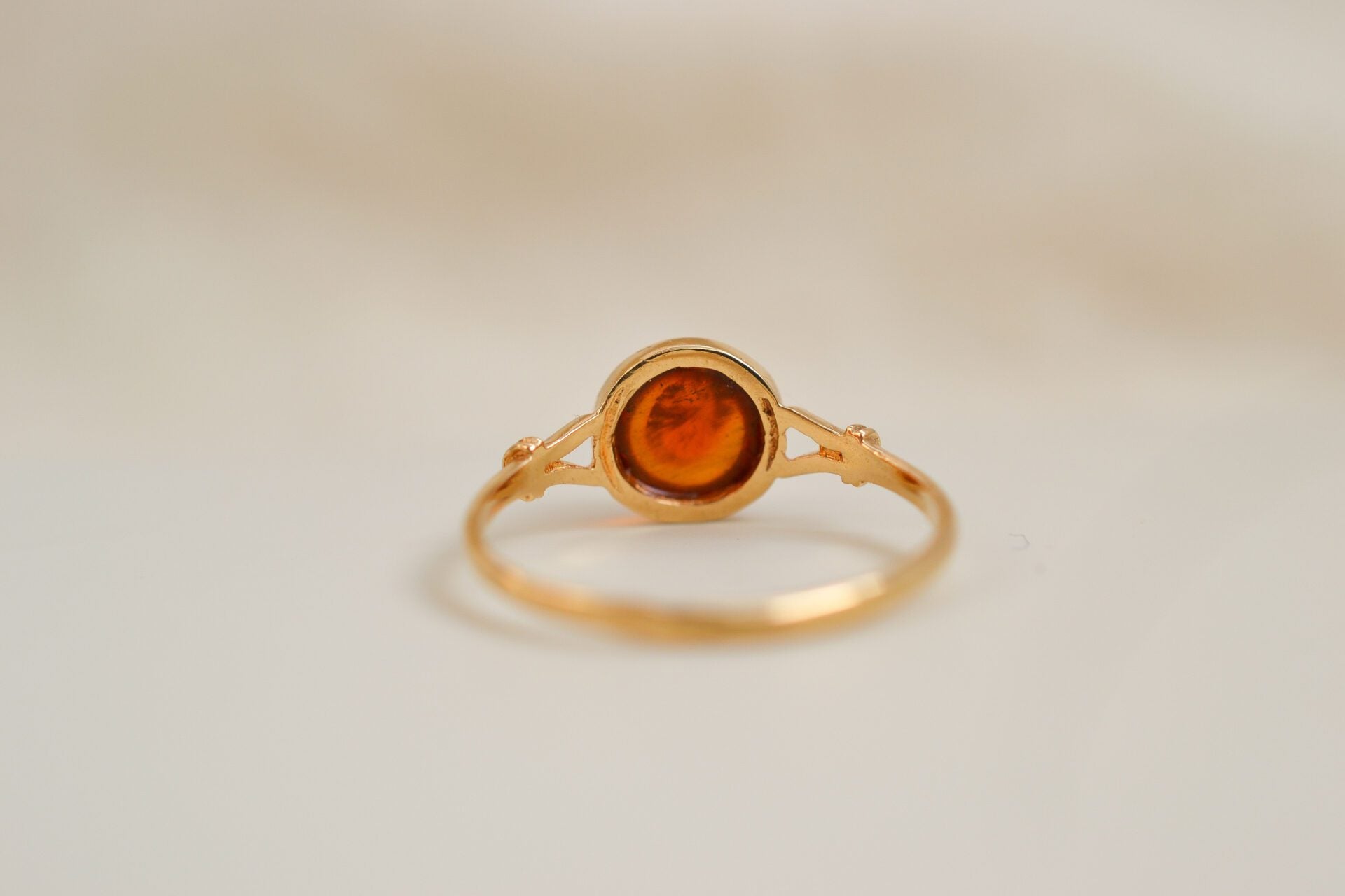 Bague Solitaire cabochon Ambre
