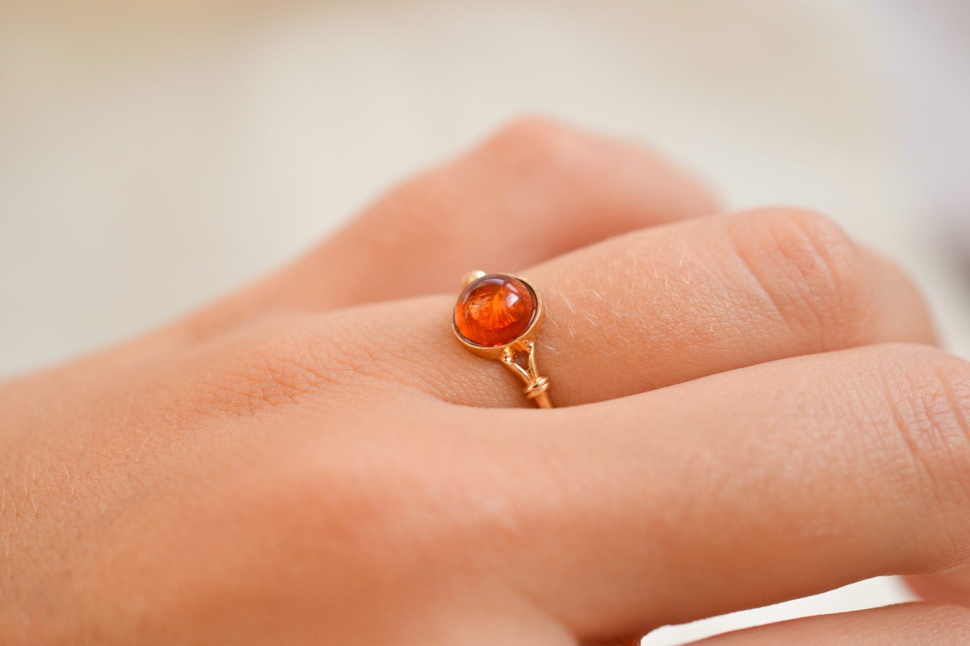Bague Solitaire cabochon Ambre