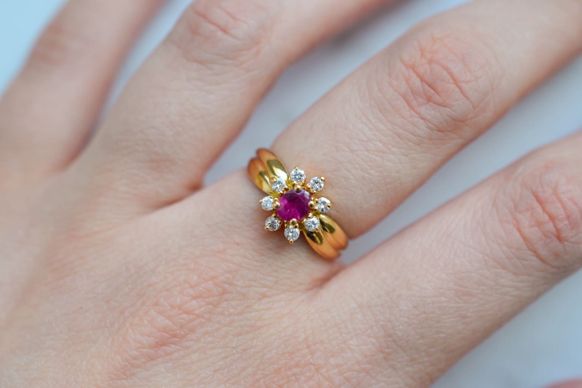 Marguerite Rubis synthétique et Diamants