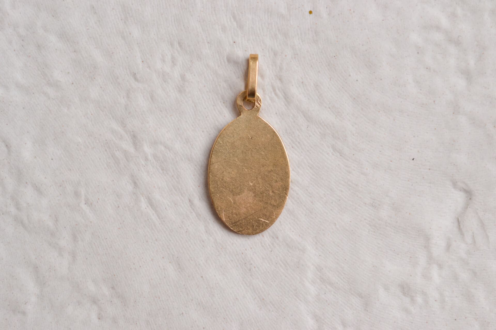 Médaille angelot ovale
