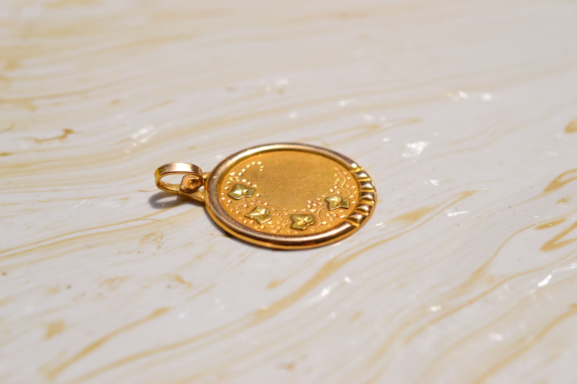 Médaille ronde style Art Nouveau