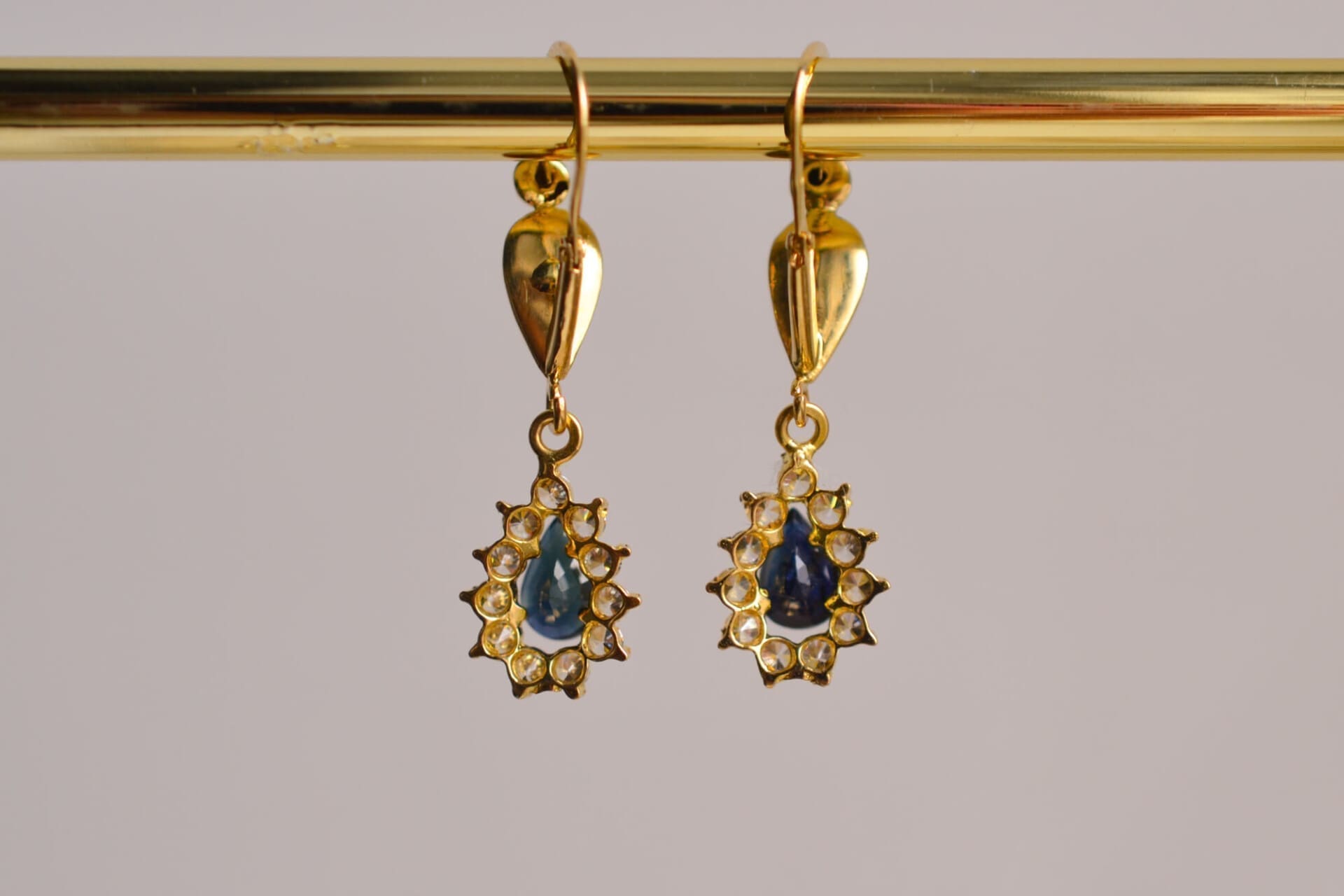 Pendants d'oreilles Marguerite Saphir et Oxydes