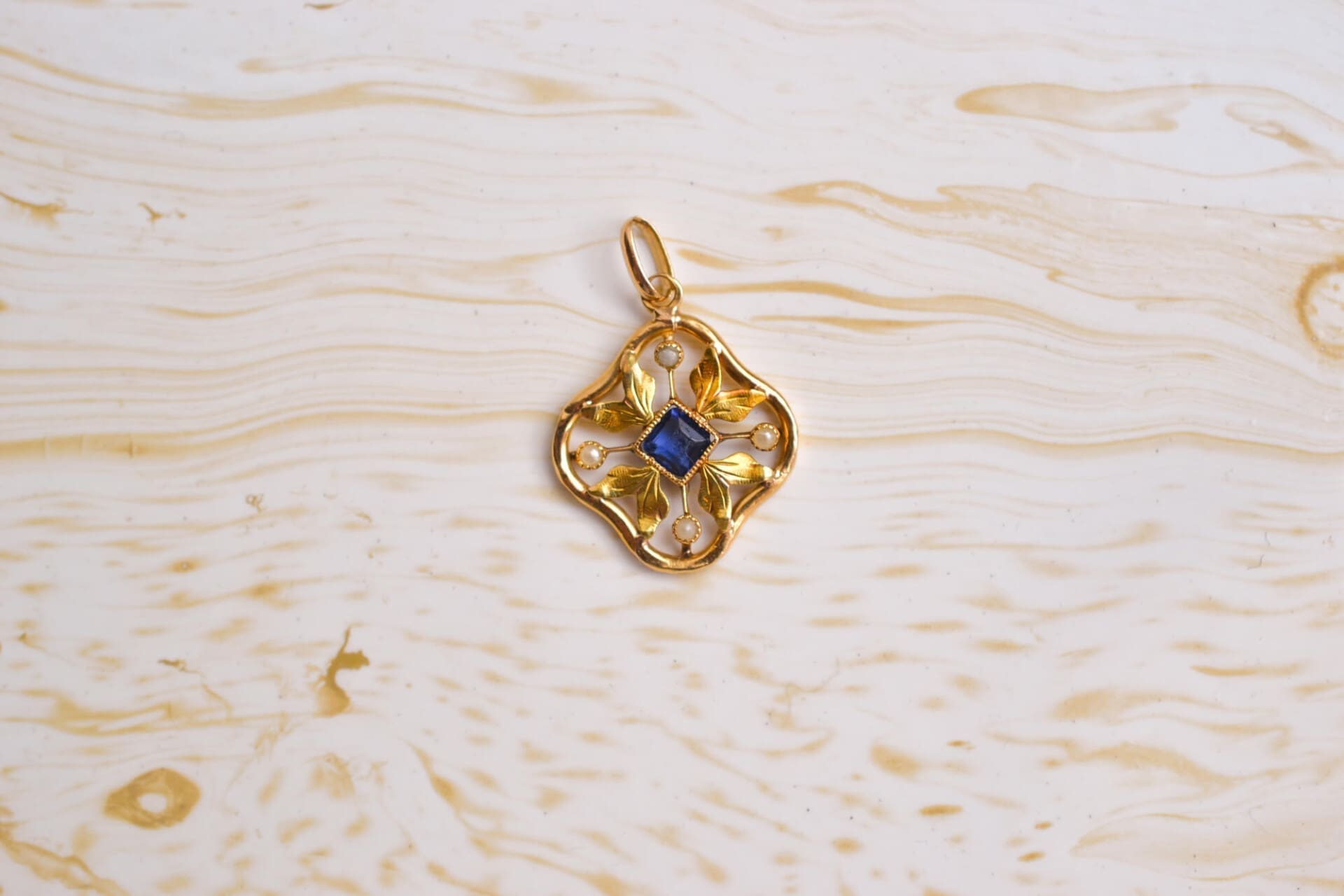 Pendentif Art Nouveau pierre bleue et Perles