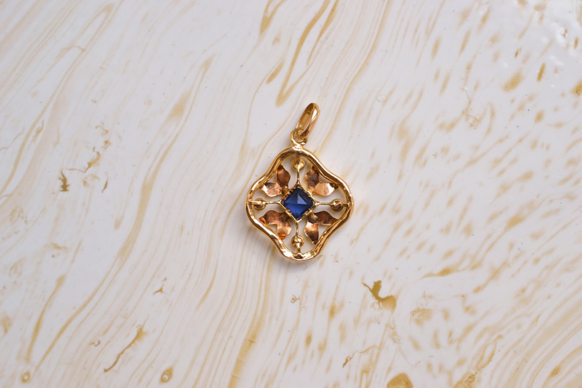 Pendentif Art Nouveau pierre bleue et Perles
