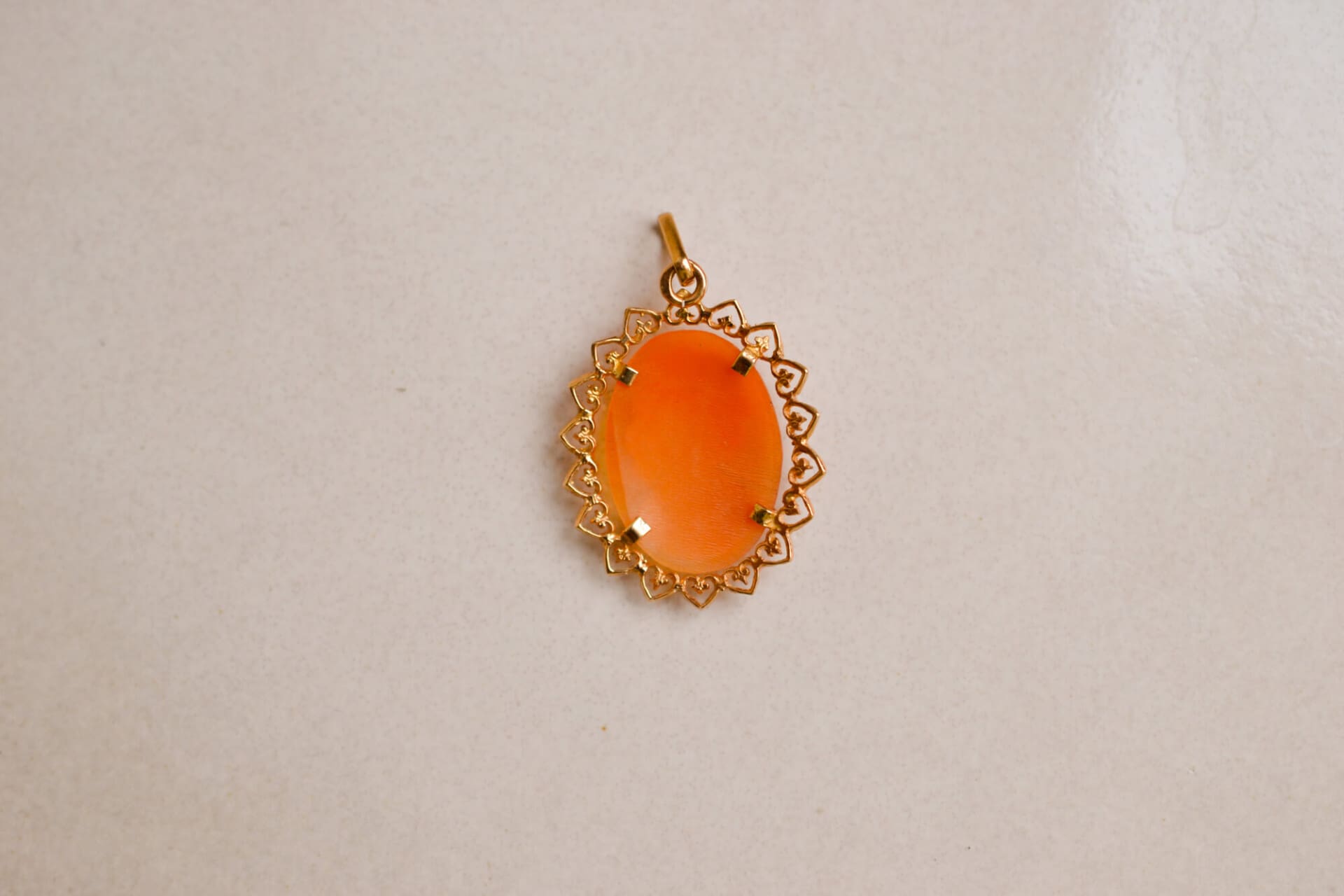 Pendentif Camée décor coeurs