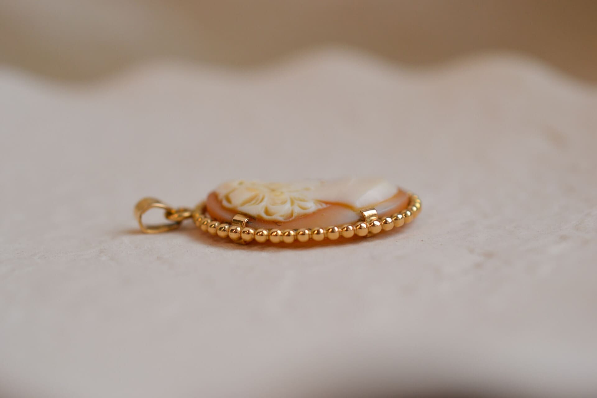 Pendentif Camée décor perlé