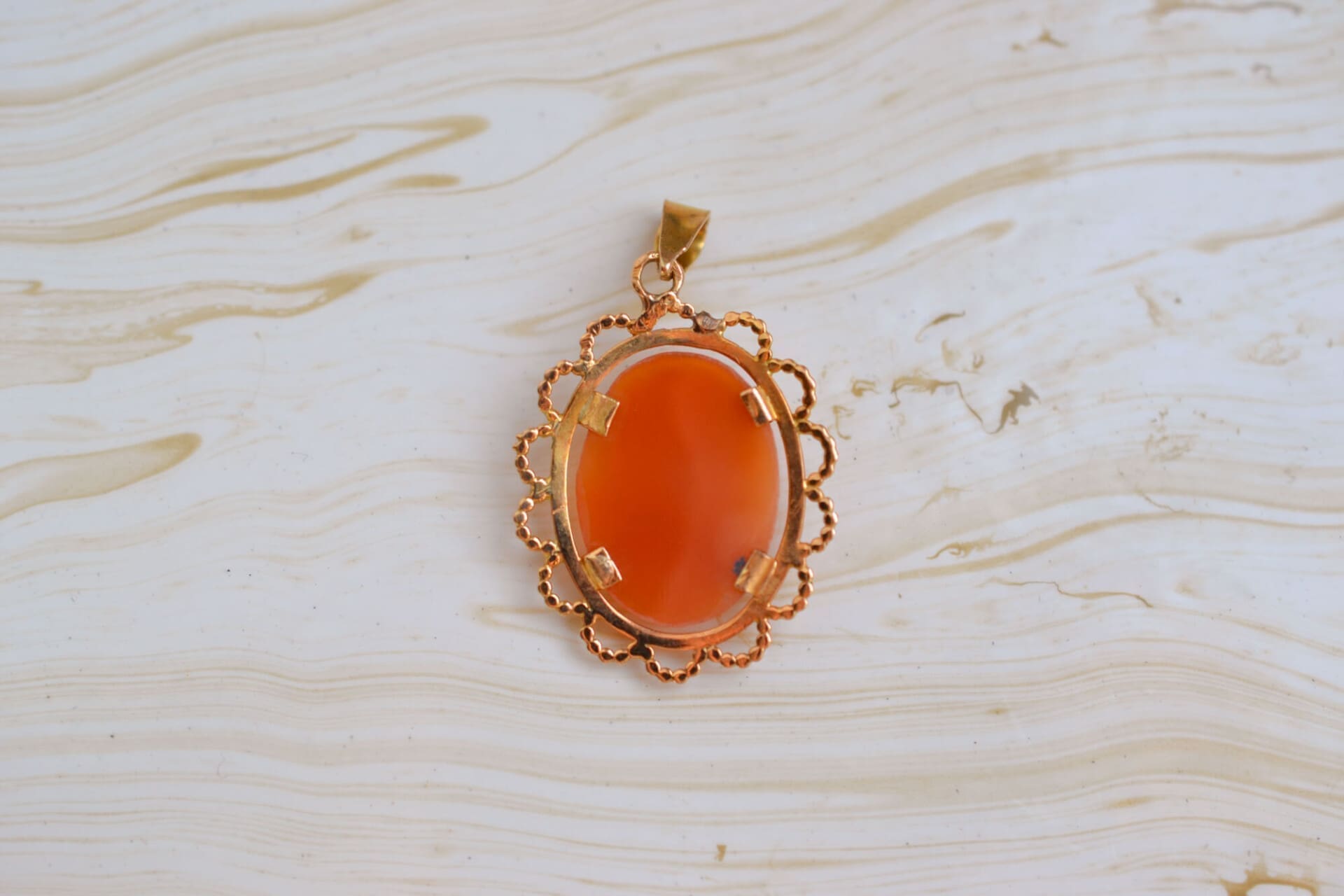 Pendentif Camée dentelle
