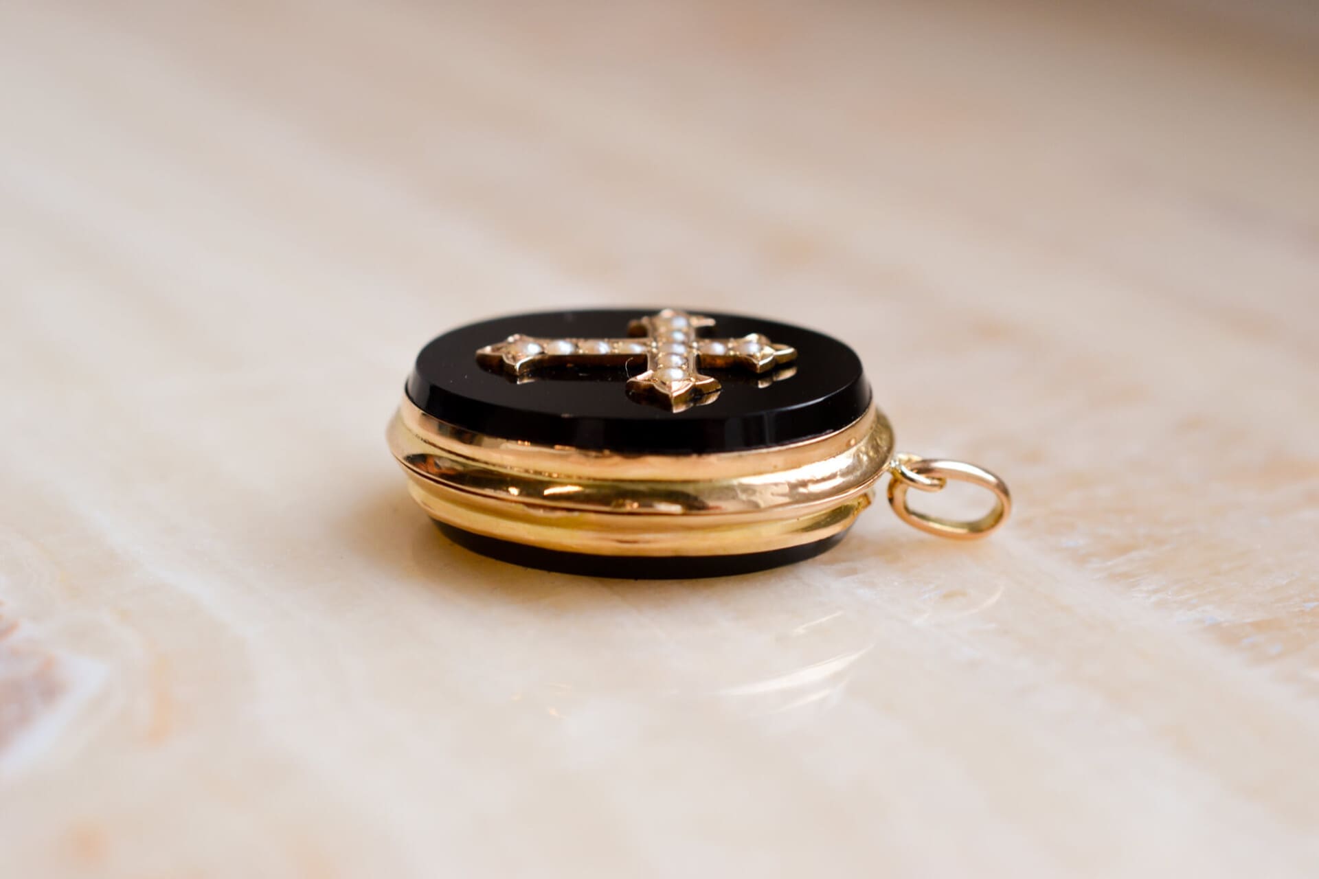 Pendentif ouvrant Onyx et Perles