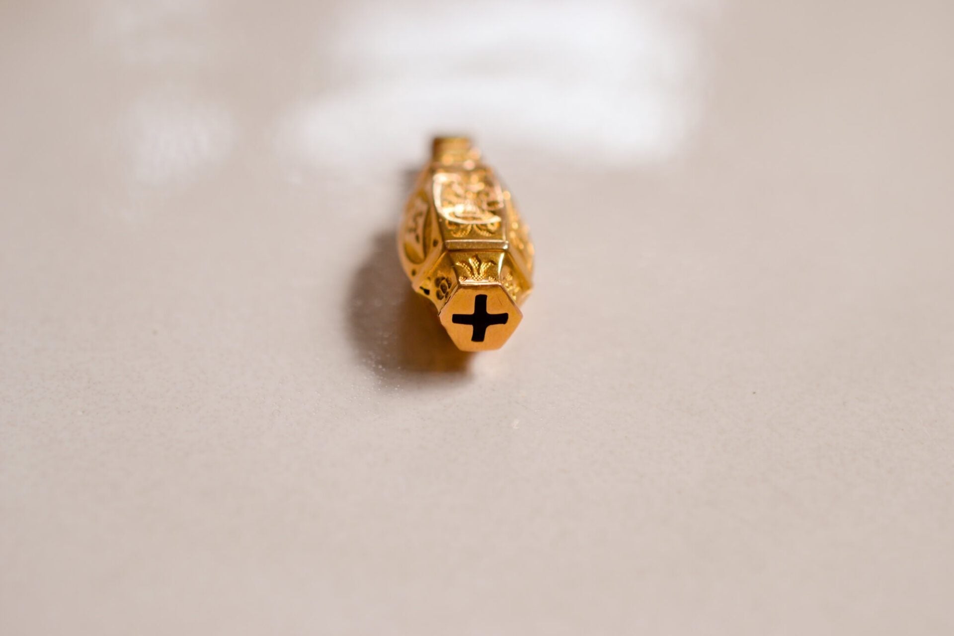 Pendentif ciselé fleurs Or jaune