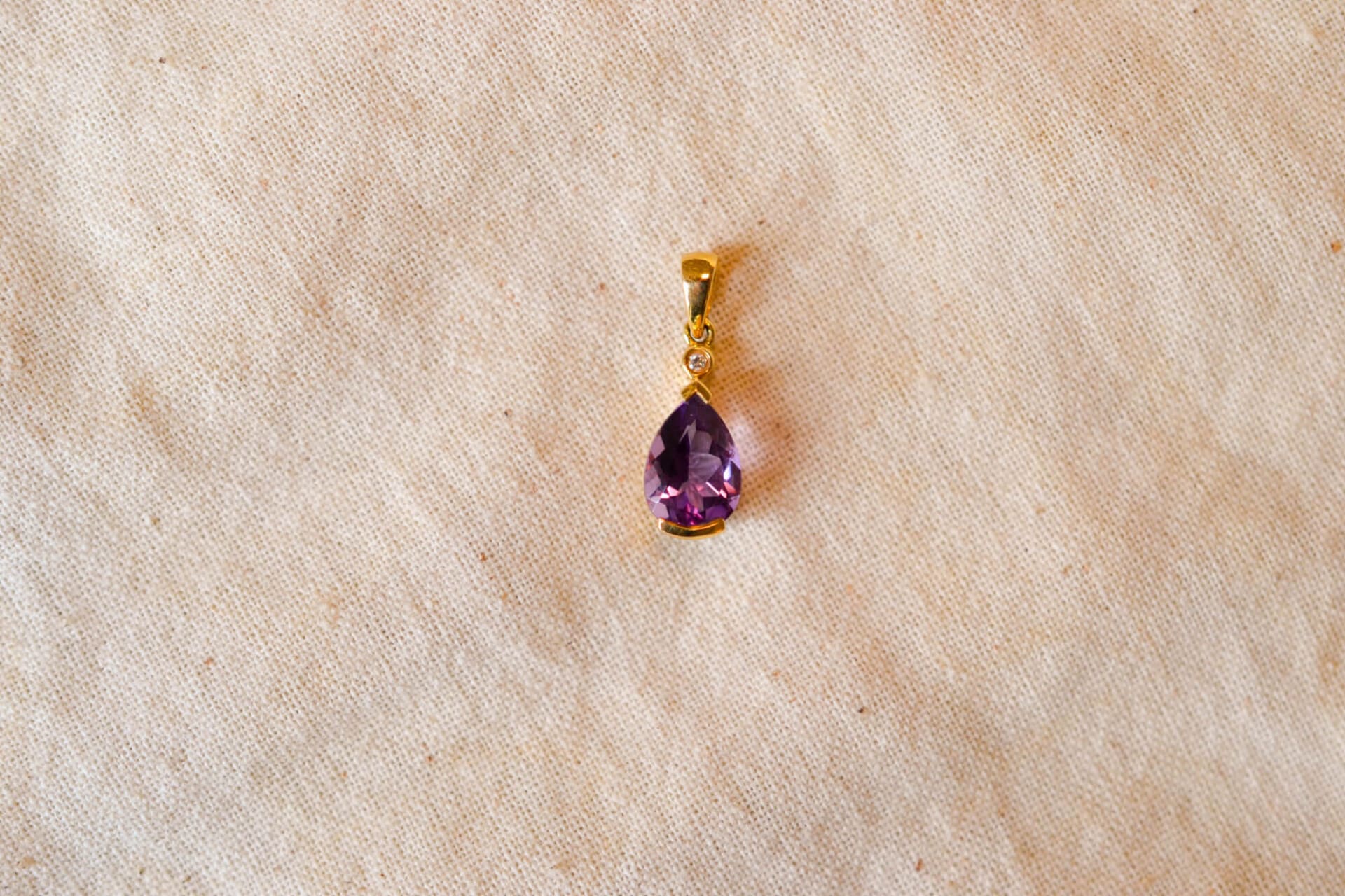 Pendentif goutte Améthyste et Diamant