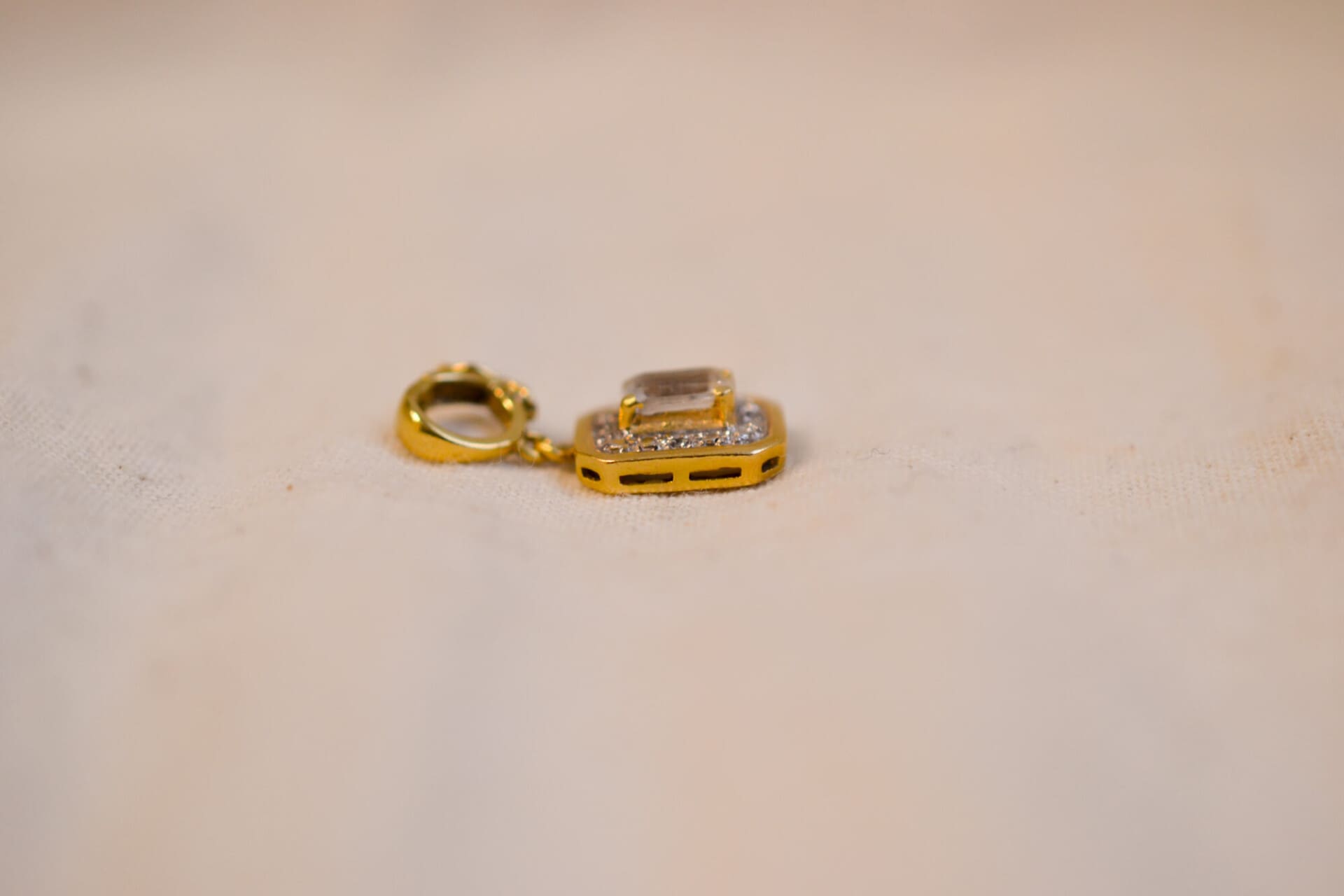 Pendentif octogonal Topaze