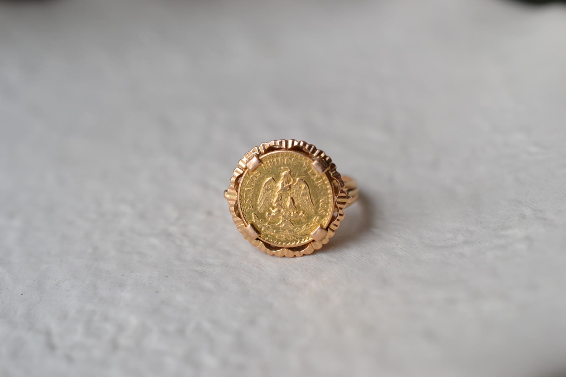 Bague dos pesos Mexique décor cannelé